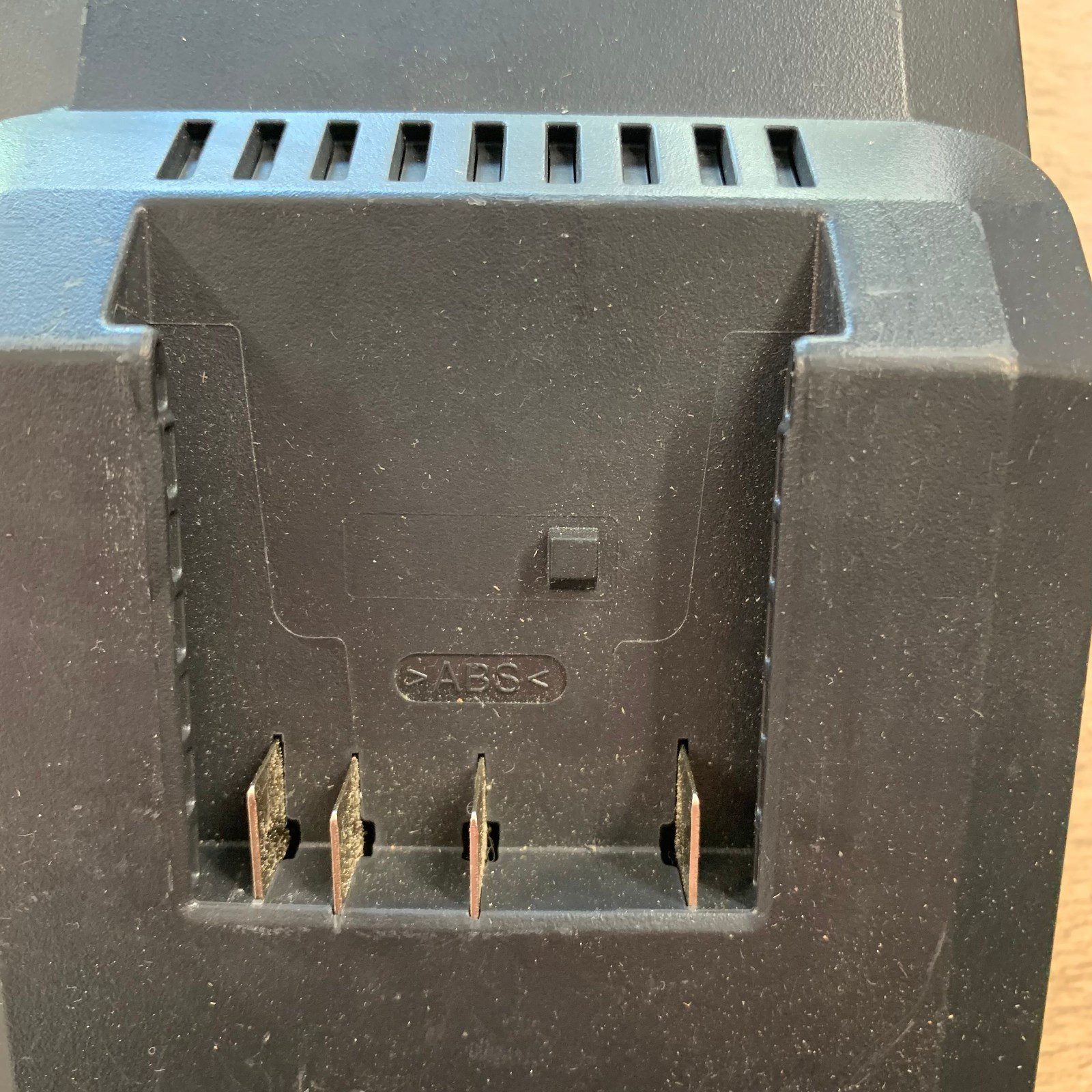 Bosch Professional GAL 18V-40 220-240V Li-Ion Battery Charger Used - Image 6