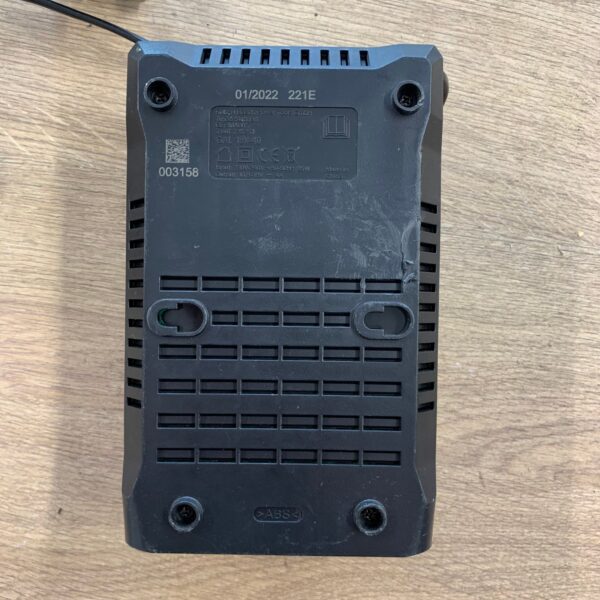 Bosch Professional GAL 18V-40 220-240V Li-Ion Battery Charger Used