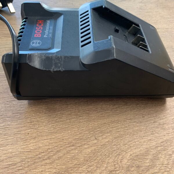 Bosch Professional GAL 18V-40 220-240V Li-Ion Battery Charger Used