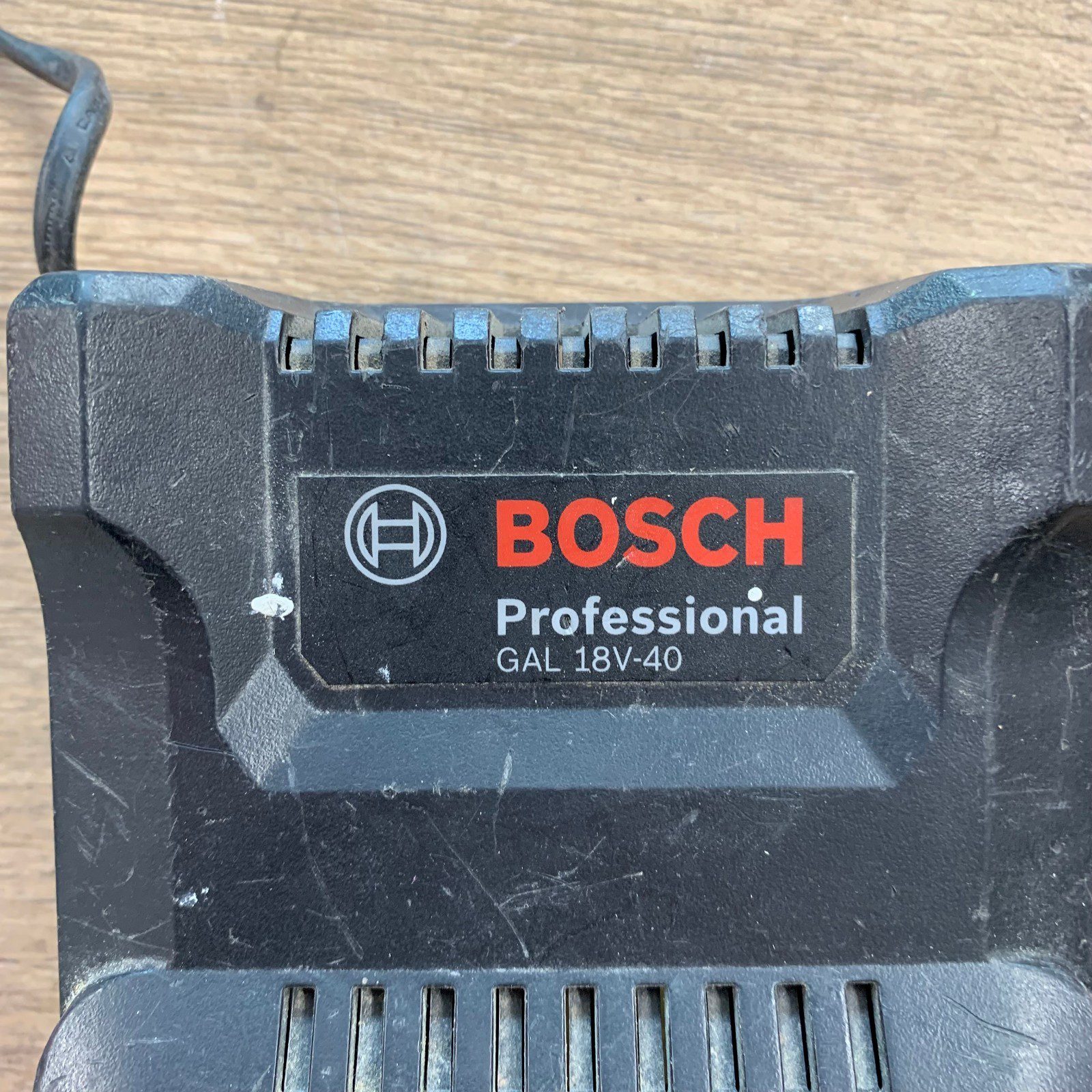 Bosch Professional GAL 18V-40 240V Li-Ion Battery Charger Used - Image 3