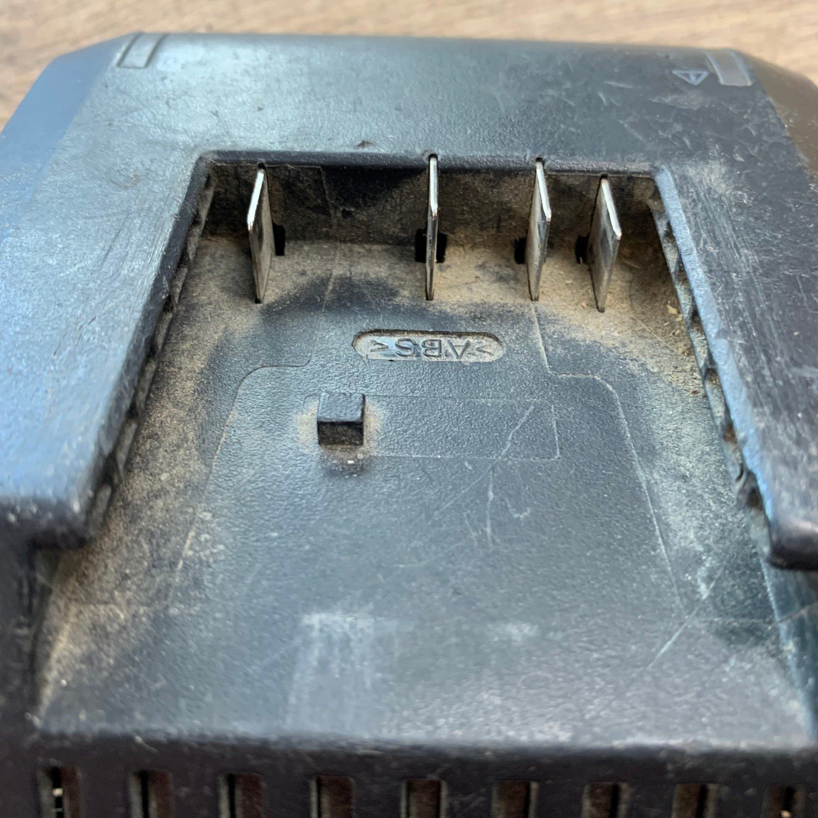Bosch Professional GAL 18V-40 240V Li-Ion Battery Charger Used - Image 5
