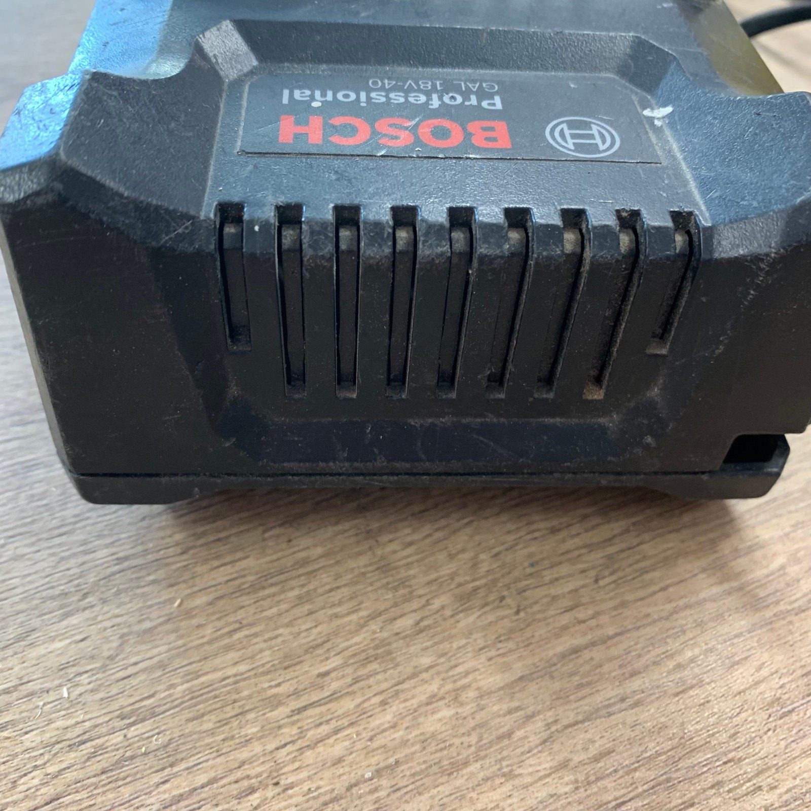 Bosch Professional GAL 18V-40 240V Li-Ion Battery Charger Used - Image 7