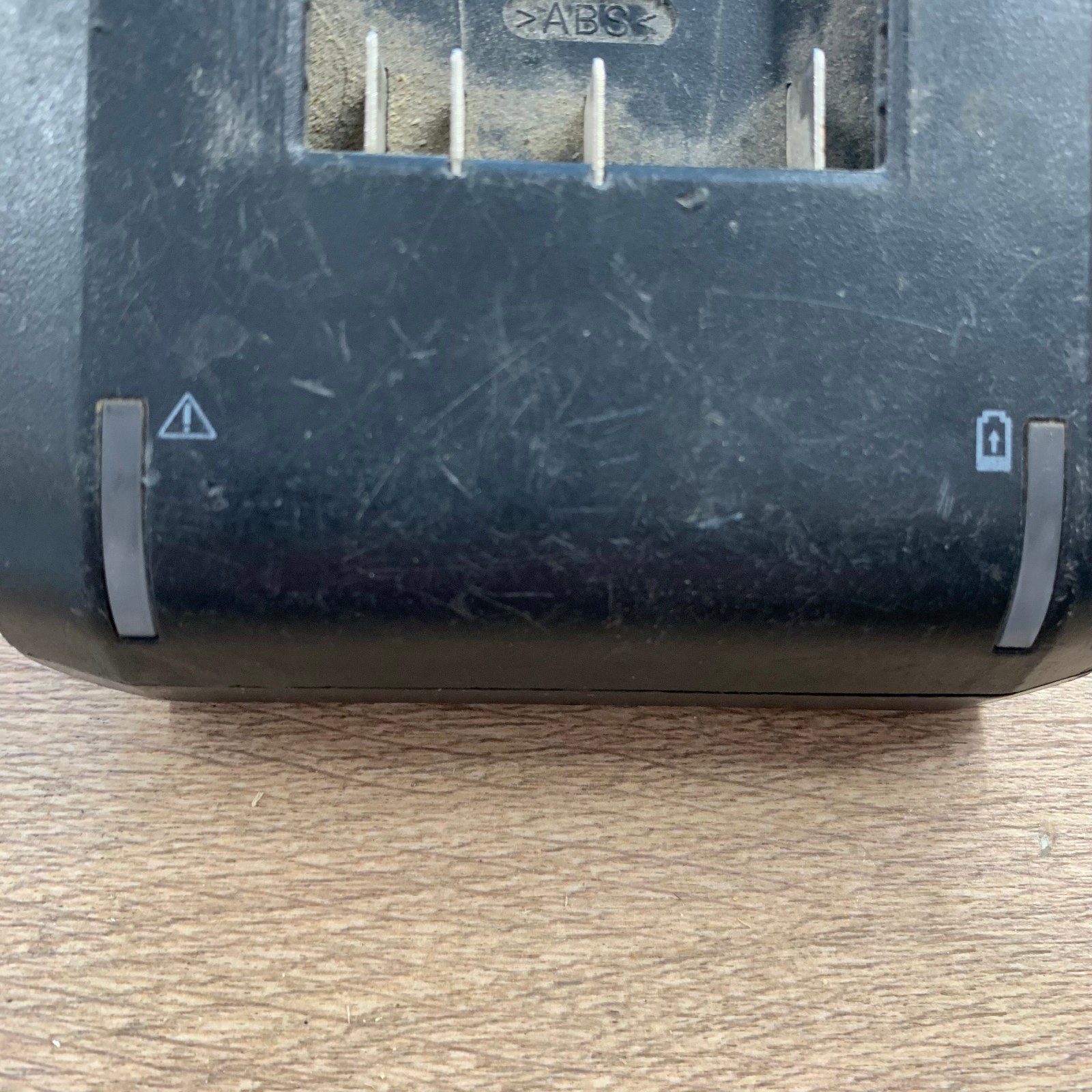 Bosch Professional GAL 18V-40 240V Li-Ion Battery Charger Used - Image 8