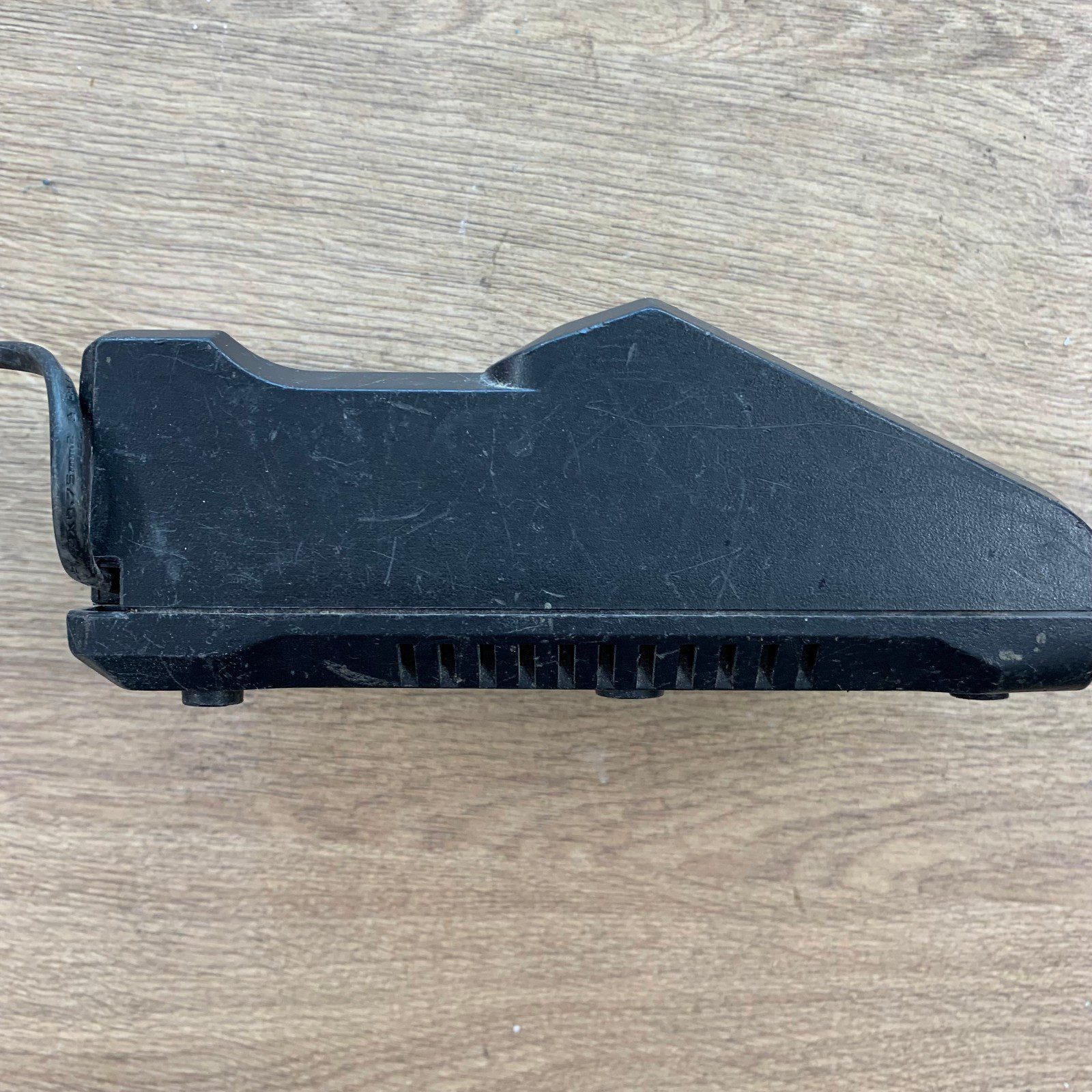 Bosch Professional GAL 18V-40 240V Li-Ion Battery Charger Used - Image 12