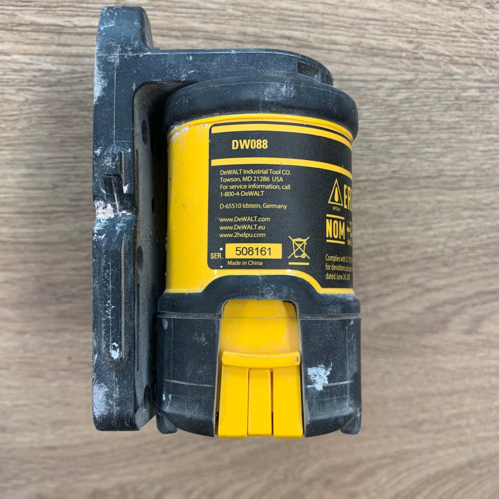 DeWalt DW088 Self Levelling Cross Line Laser Level Kit Case Used - Image 6