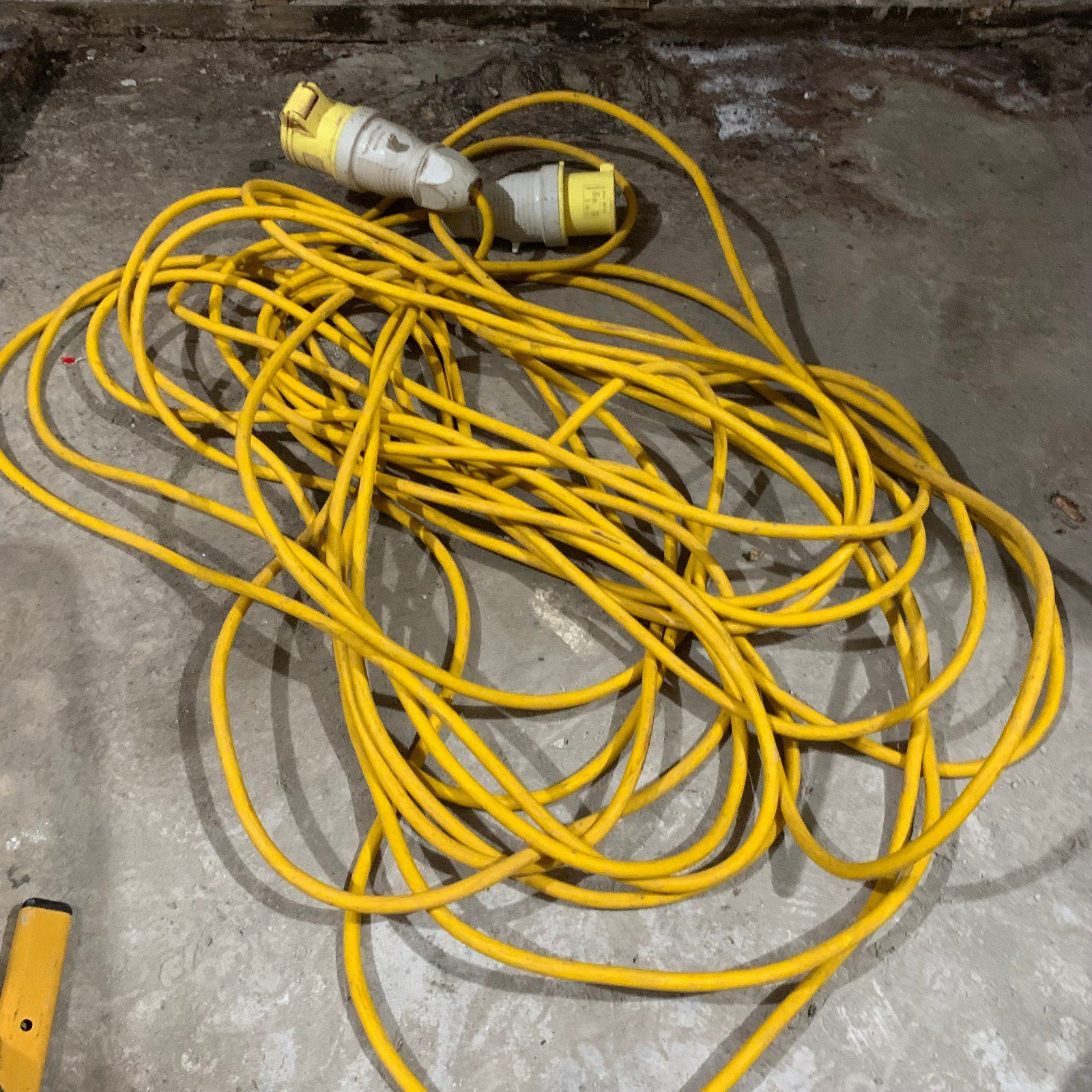 110V 16A 25m Site Extension Lead Cable 2P+E IP44 Used - Image 5