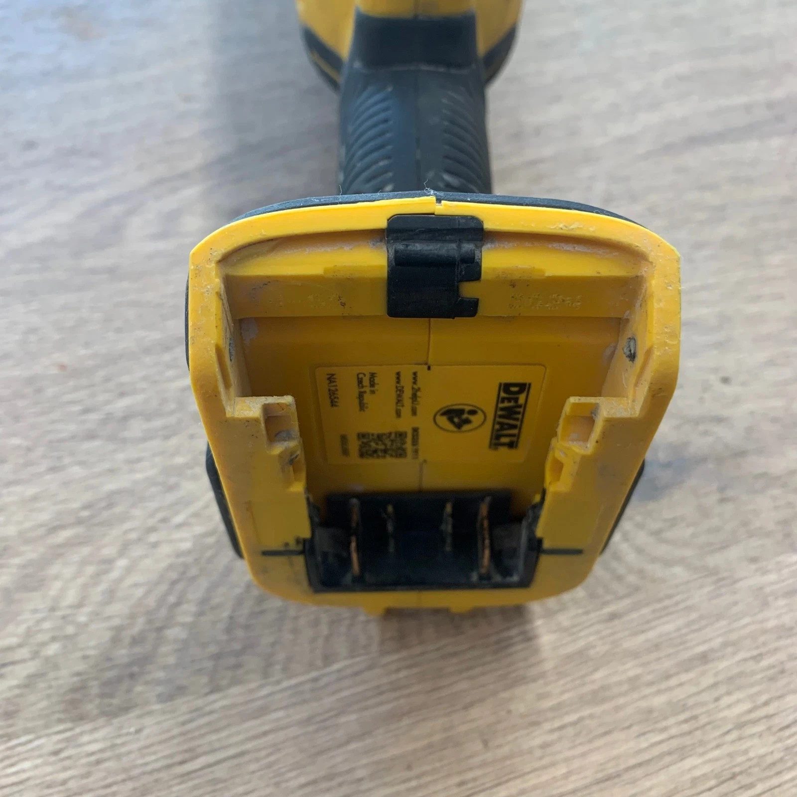 DeWalt DCS355 18V XR Brushless Oscillating Multi Tool Body Only Used Bare Unit - Image 4