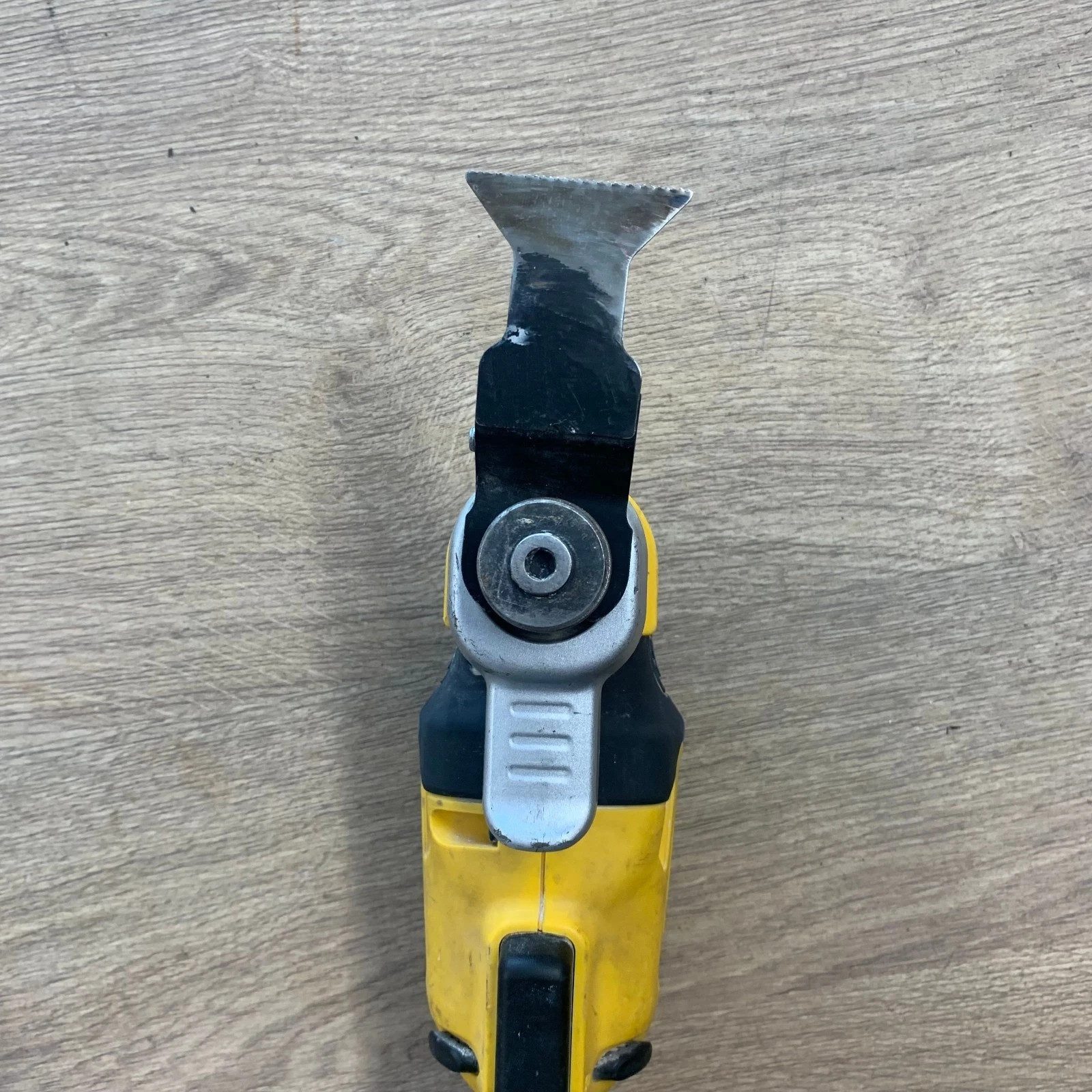 DeWalt DCS355 18V XR Brushless Oscillating Multi Tool Body Only Used Bare Unit - Image 5