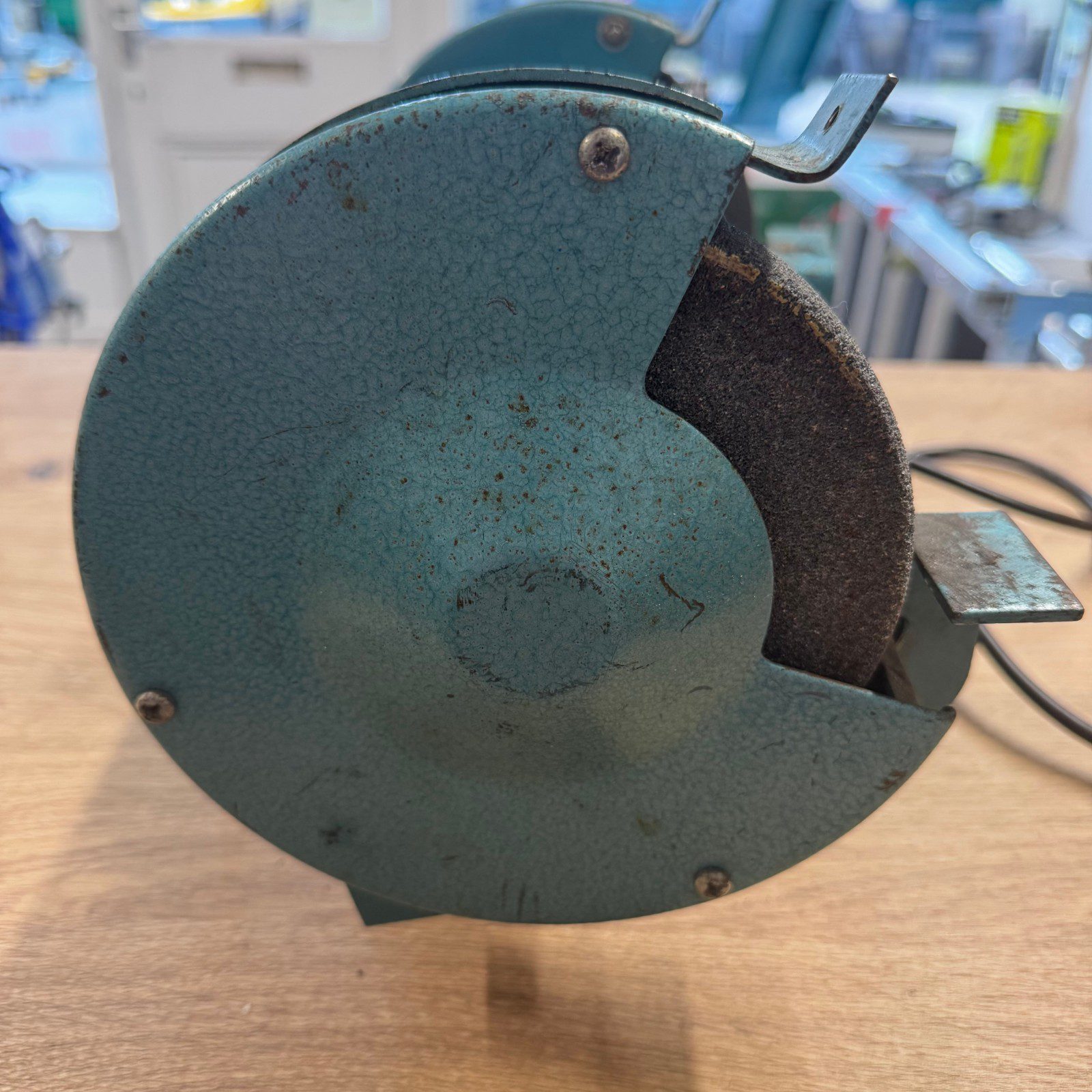 Clarke Metalworker Bench Grinder CBG 6RZ 150mm 240V – Used - Image 5