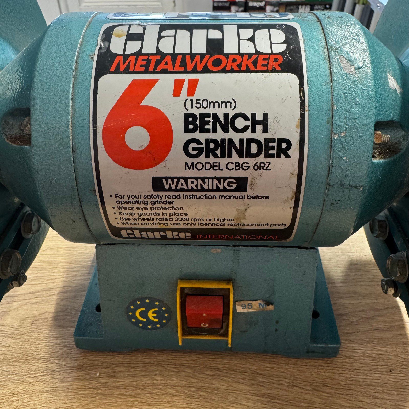 Clarke Metalworker Bench Grinder CBG 6RZ 150mm 240V – Used - Image 7
