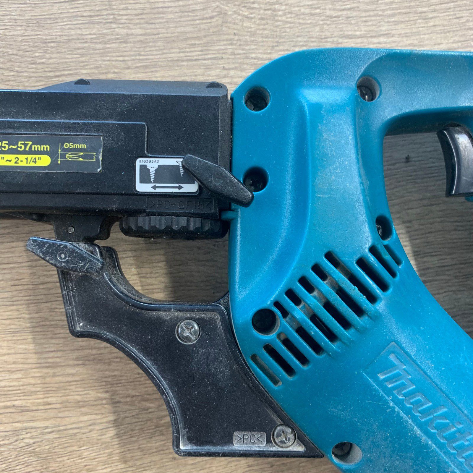 Makita 6834 Autofeed Screwdriver 110V Drywall Screw Gun With Case Screws Used UK - Image 5