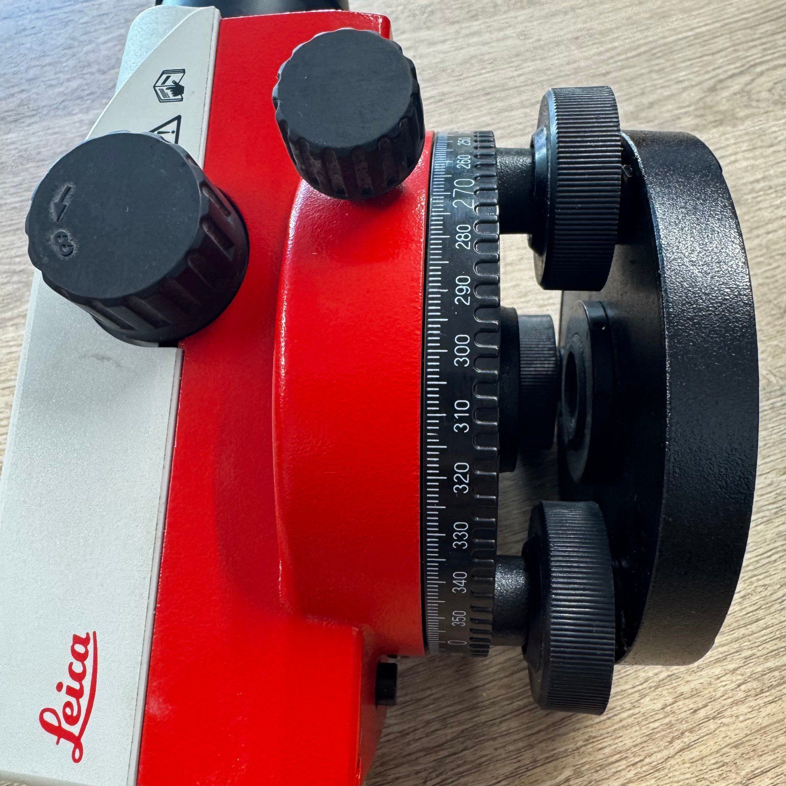 Leica BasicLevel Optical Survey Level With Target Plate Used - Image 4