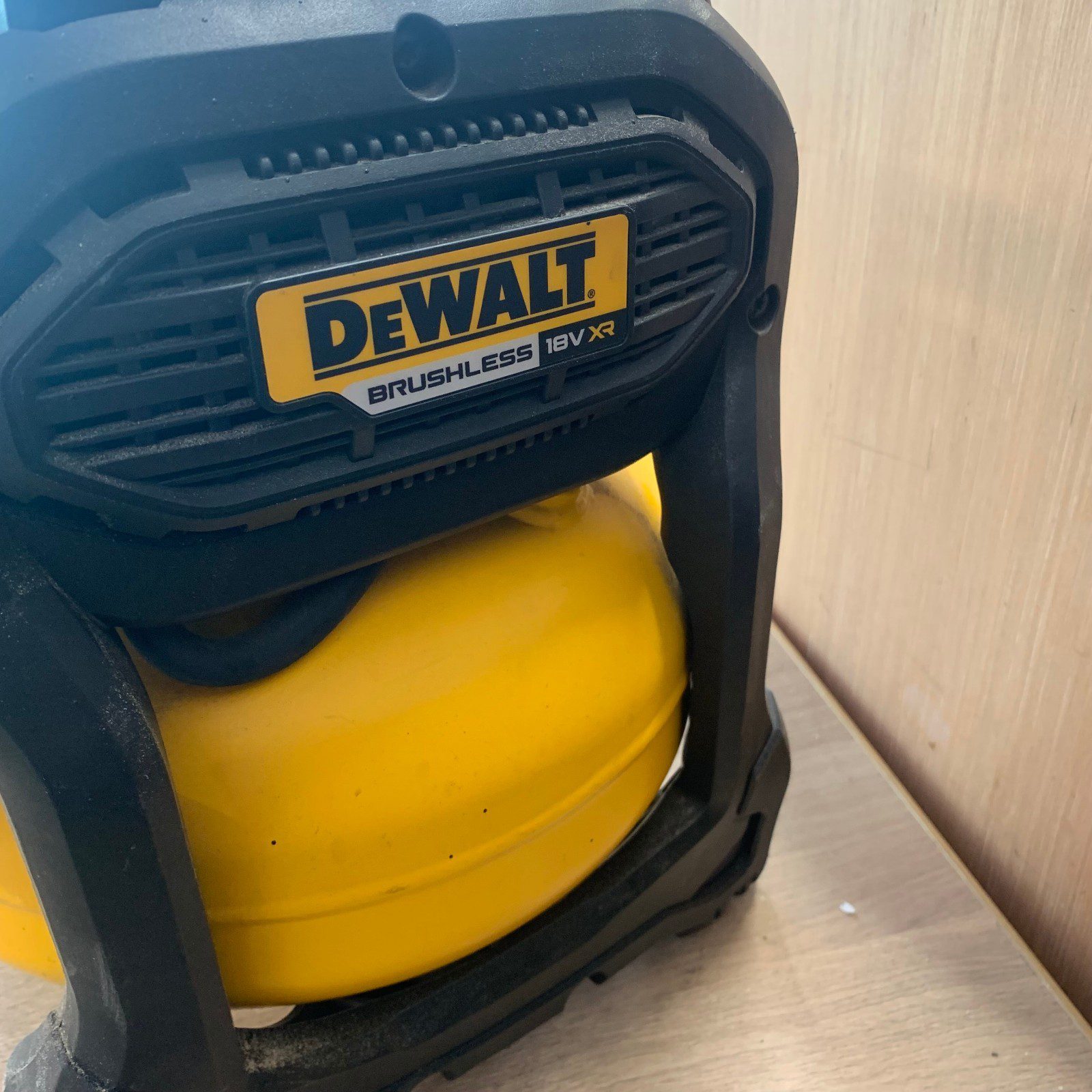 DeWalt DCC1018 18V XR Brushless Cordless Air Compressor 10L Body Only - Image 6