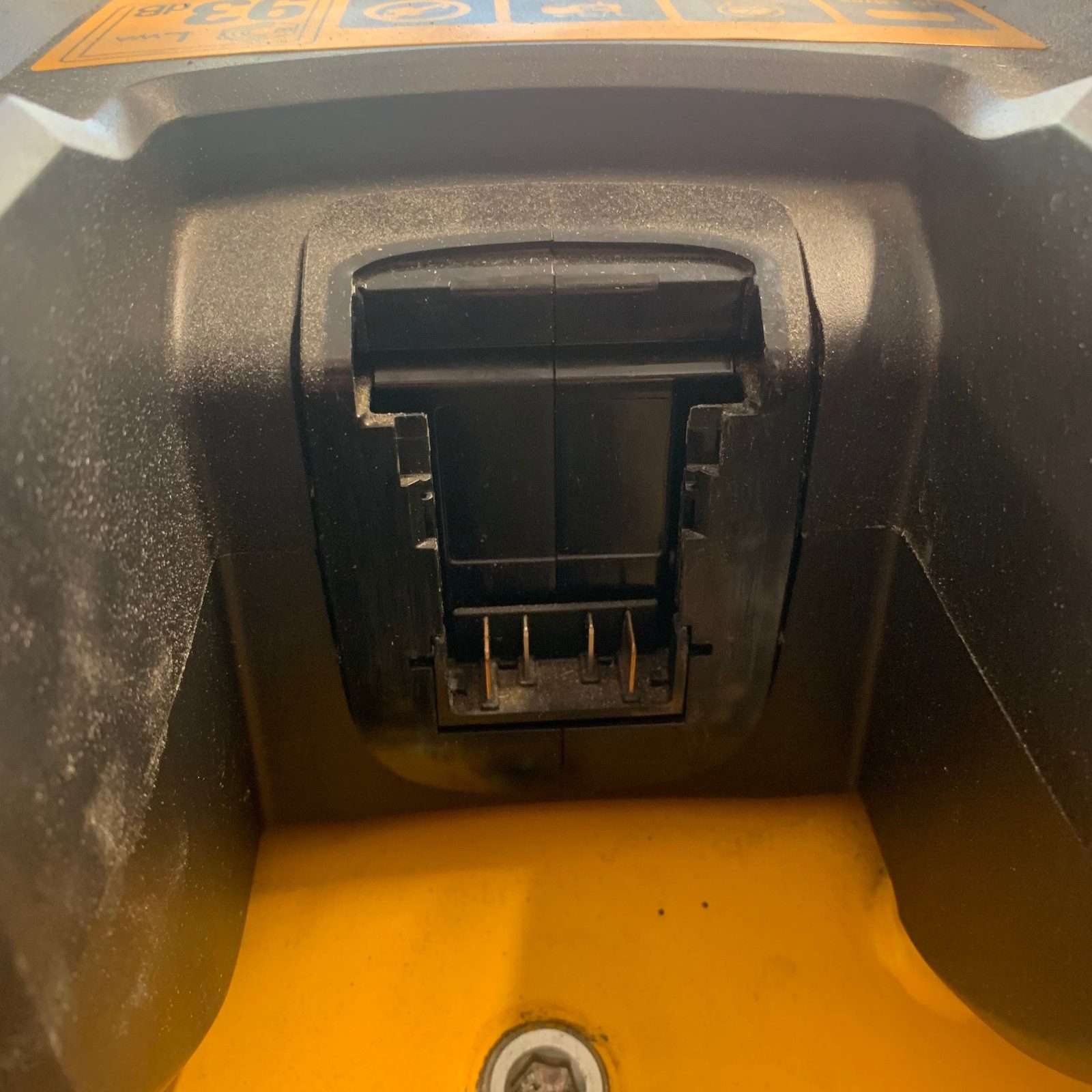 DeWalt DCC1018 18V XR Brushless Cordless Air Compressor 10L Body Only - Image 7