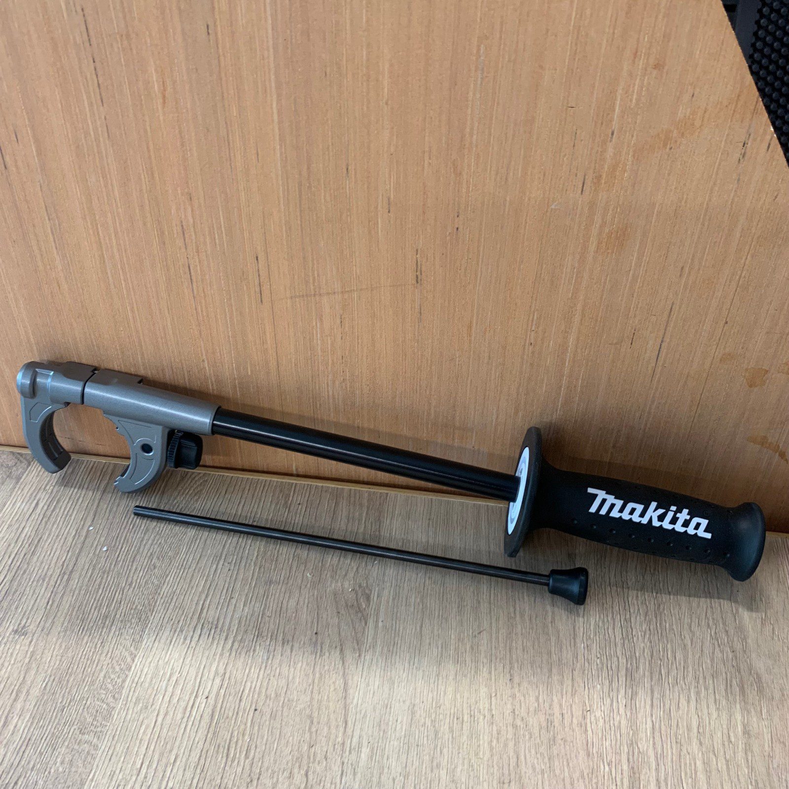 Makita Side Handle & Depth Stop Rod For Rotary Hammer Drill - Image 1