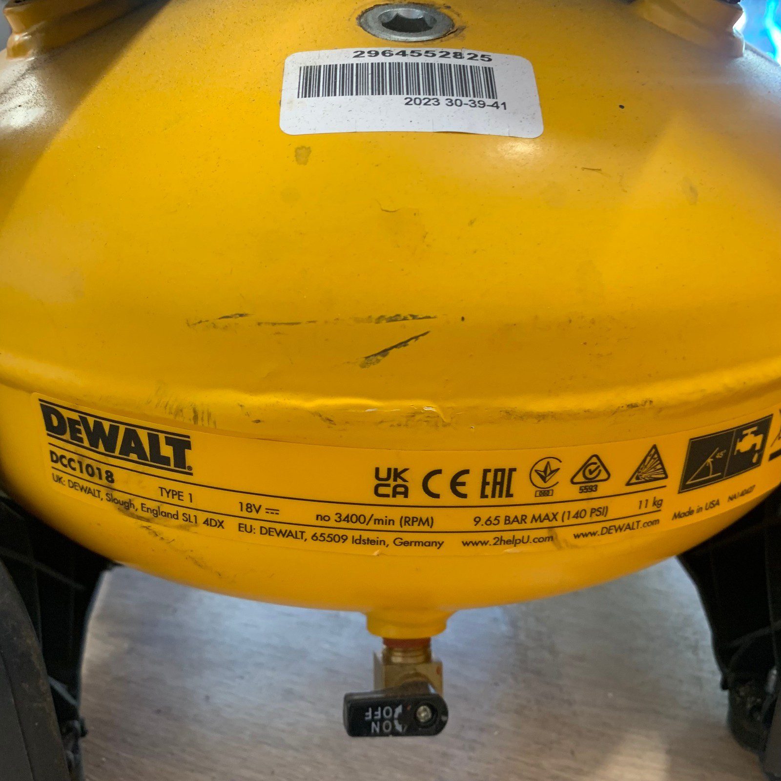 DeWalt DCC1018 18V XR Brushless Cordless Air Compressor 10L Body Only - Image 9