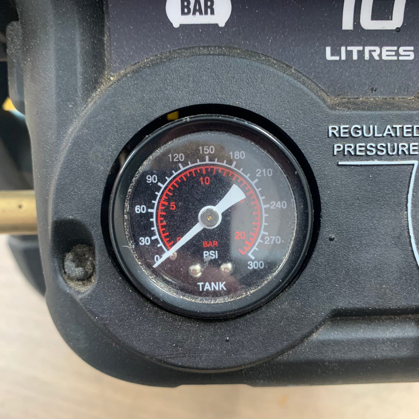 DeWalt DCC1018 18V XR Brushless Cordless Air Compressor 10L Body Only - Image 11