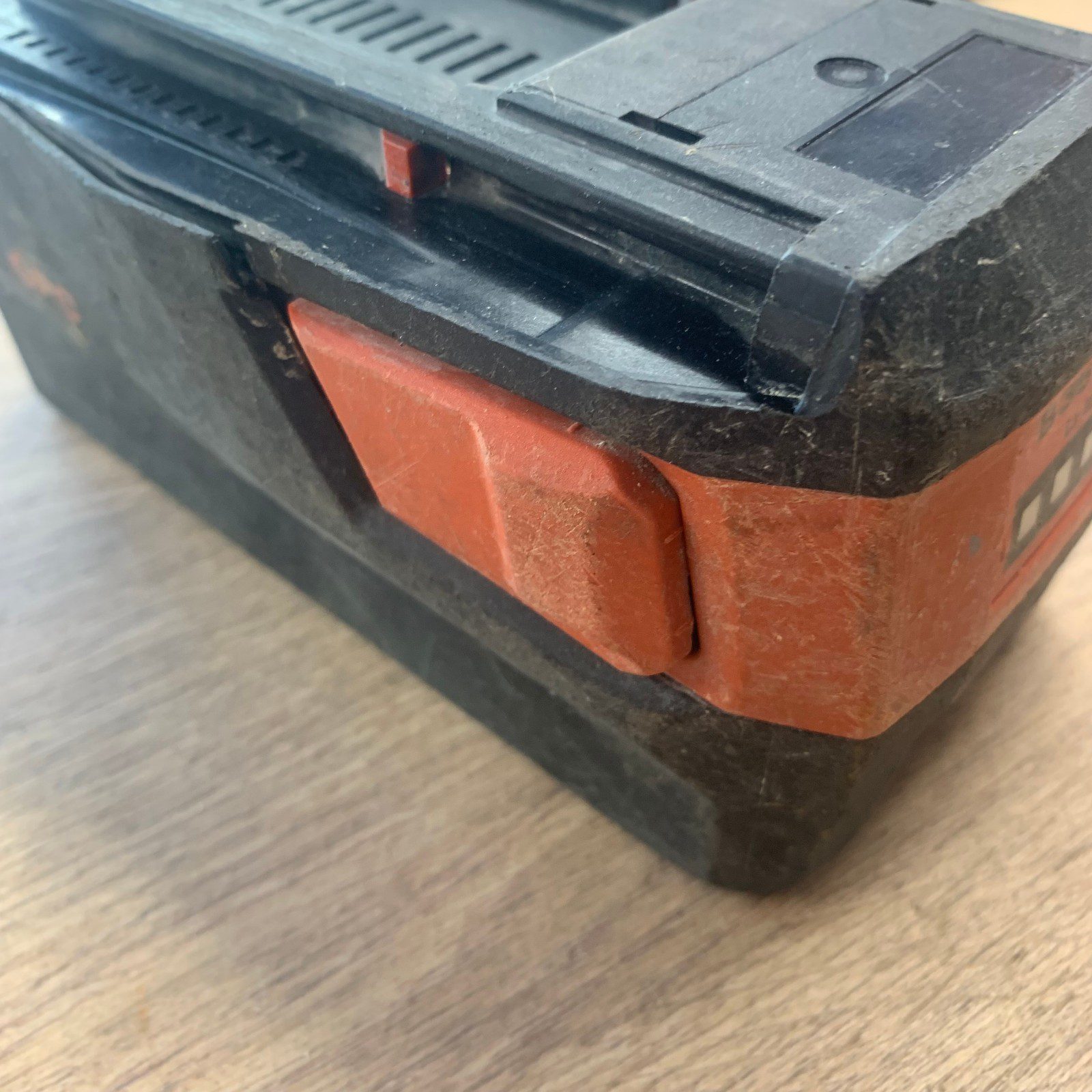 Hilti B 36/5.2 Li-Ion 36V 5.2Ah 187.2Wh CPC Battery Pack Used - Image 10