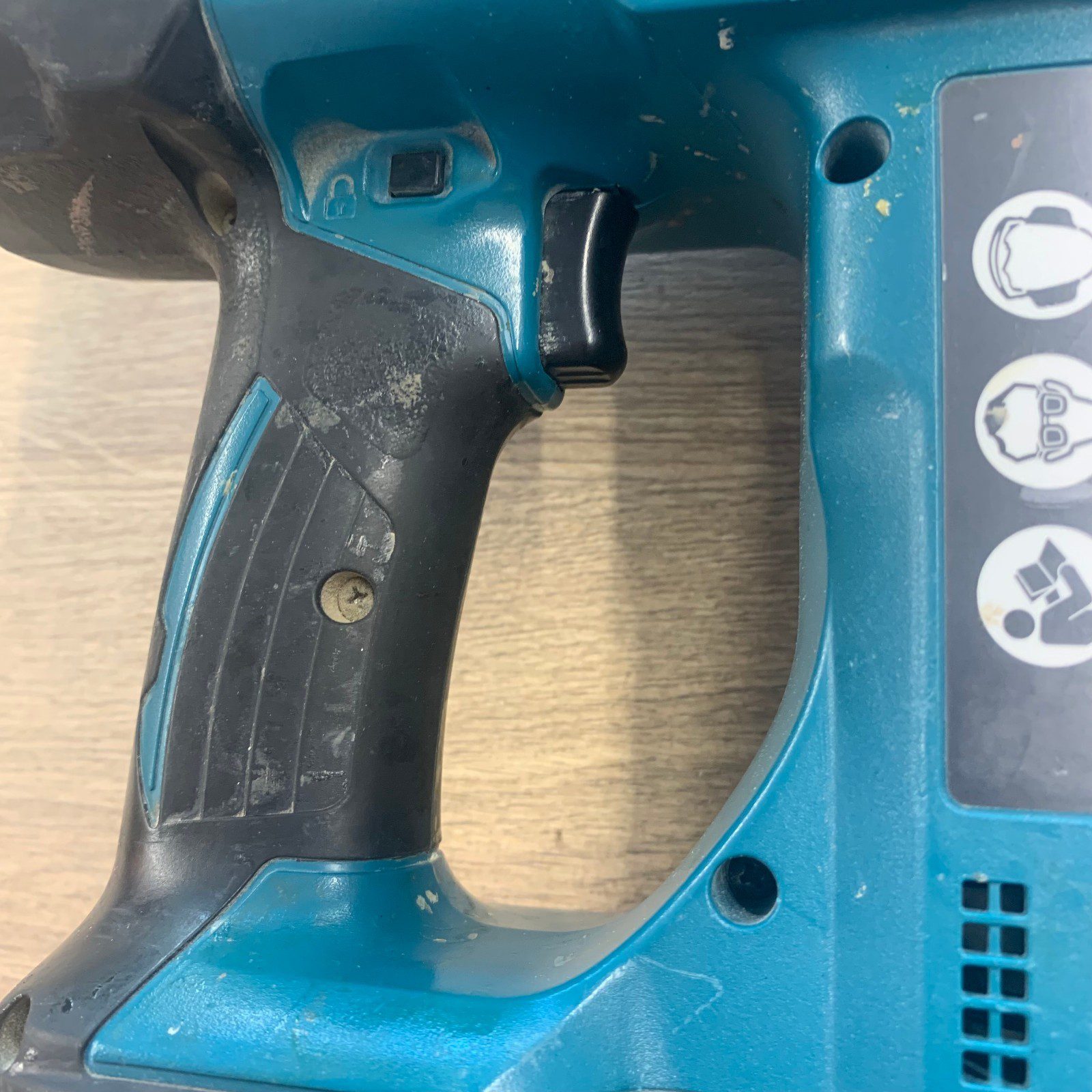 Makita DBN600 18V 16 Gauge 25-64mm Cordless Finish Nailer Body Only Used - Image 10