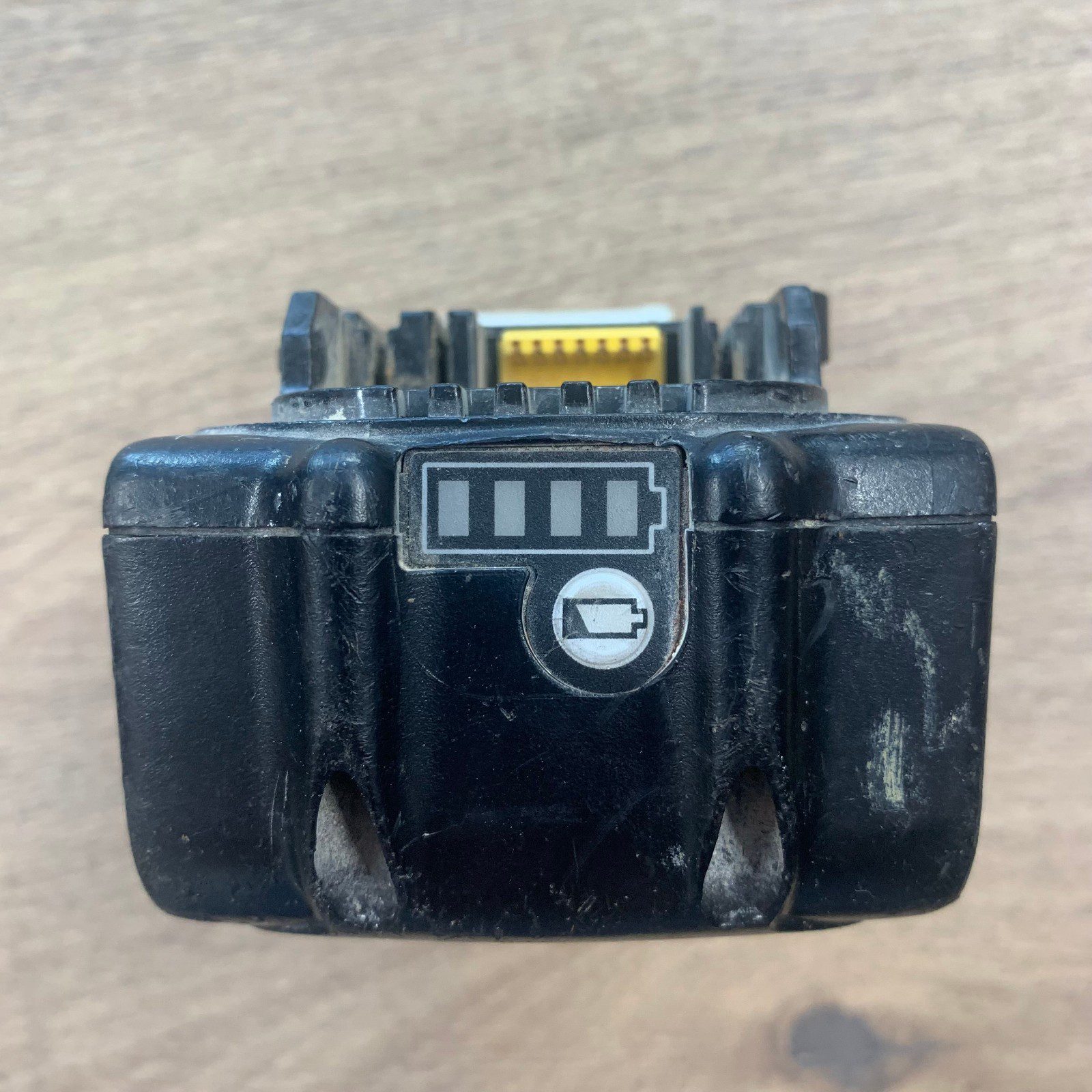 Makita BL1840B 18V 4.0Ah 72Wh Li-Ion Battery Pack Used - Image 9