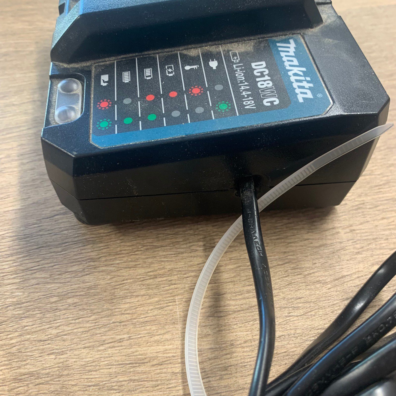 Makita DC18WC 14.4V-18V Li-Ion Battery Charger 240V UK Plug Refurbished - Image 13