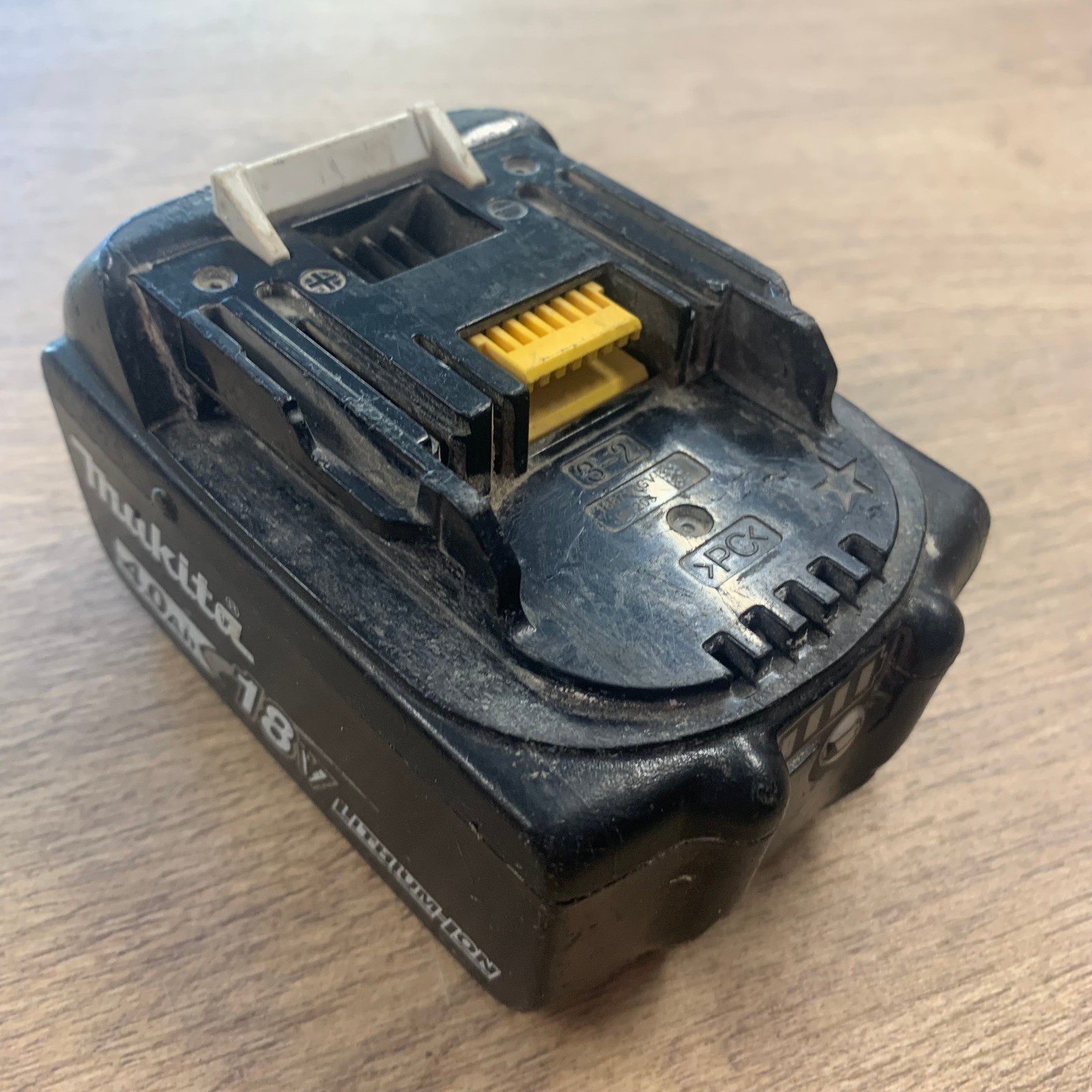 Makita BL1840B 18V 4.0Ah Li-Ion Battery Pack 72Wh Used - Image 8