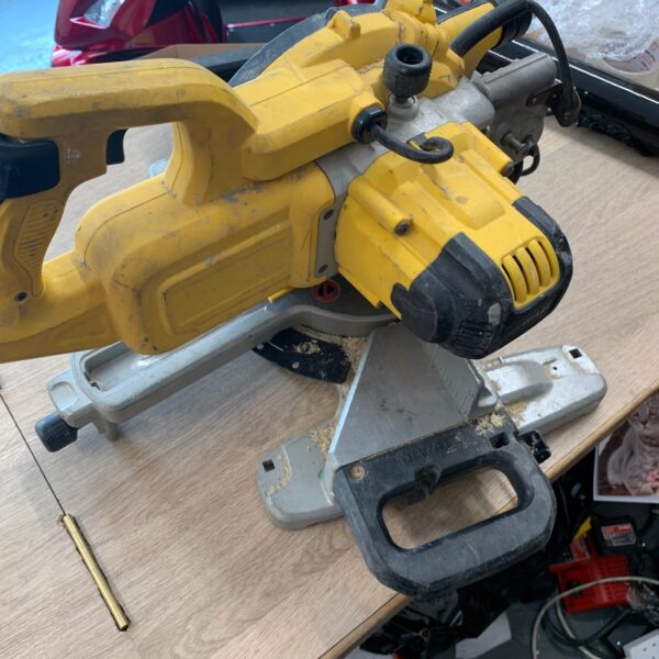 DeWalt DWS773 230V 216mm Sliding Compound Mitre Saw Used