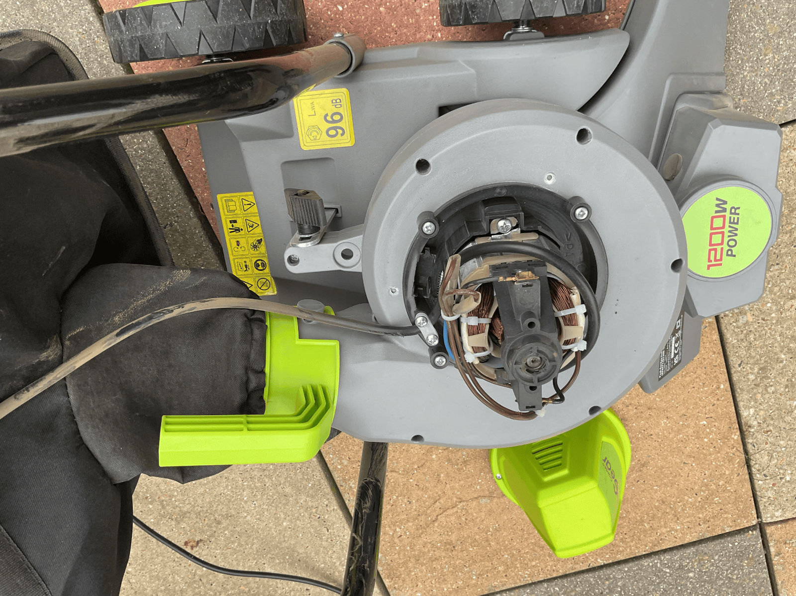Garden Gear 3-in-1 Garden Push Vacuum and Blower 1200W Corded Spares or Repairs - Image 2
