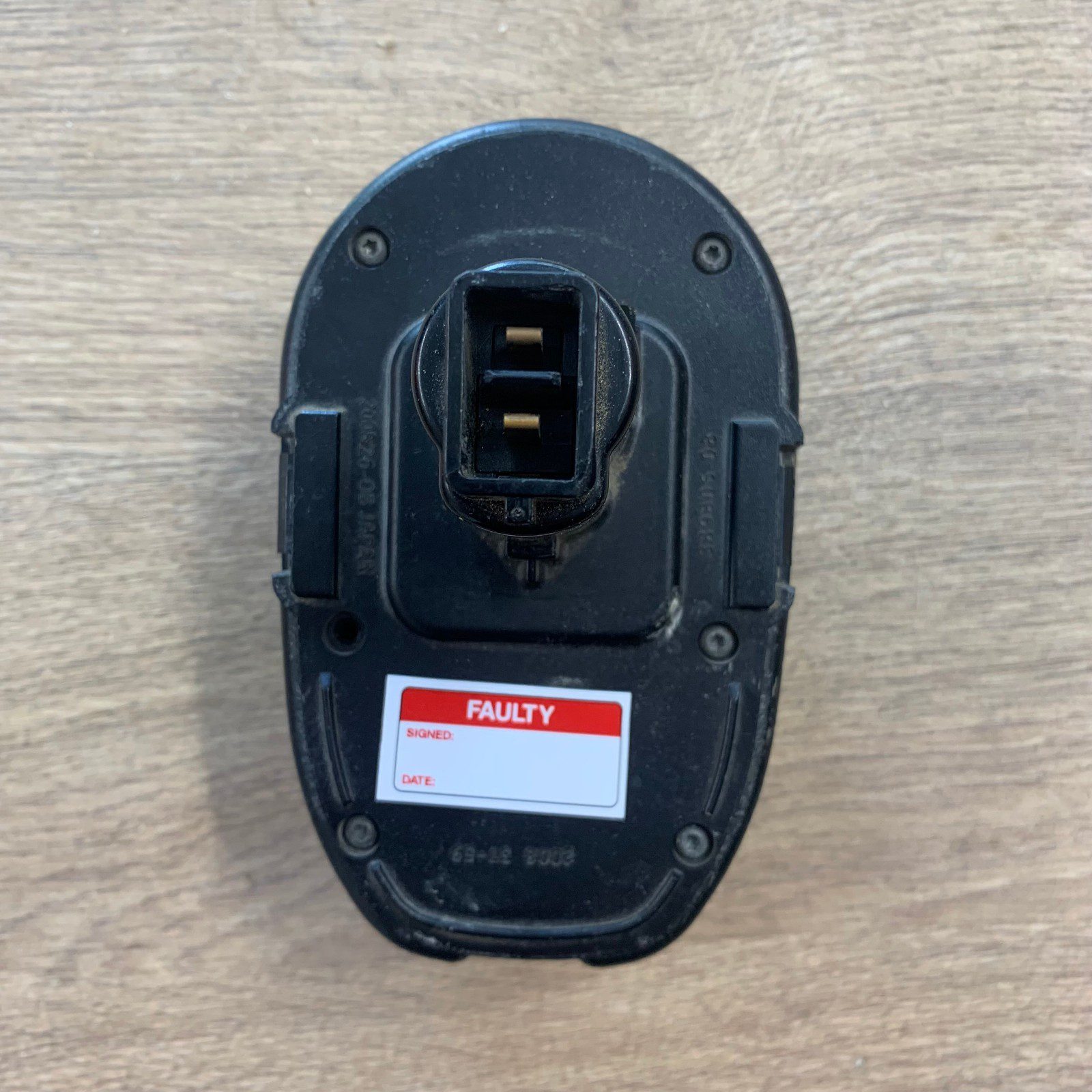 DeWalt DE9095 18V 2.0Ah Ni-Cd Battery Pack For Spares Or Repair Faulty - Image 2