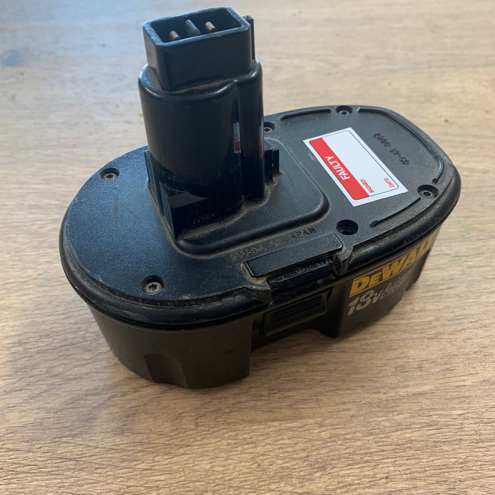 DeWalt DE9095 18V 2.0Ah Ni-Cd Battery Pack For Spares Or Repair Faulty - Image 6