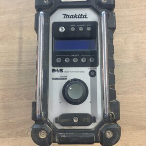 Makita BMR104 7.2-18V DAB FM Job Site Radio Spares or Repairs