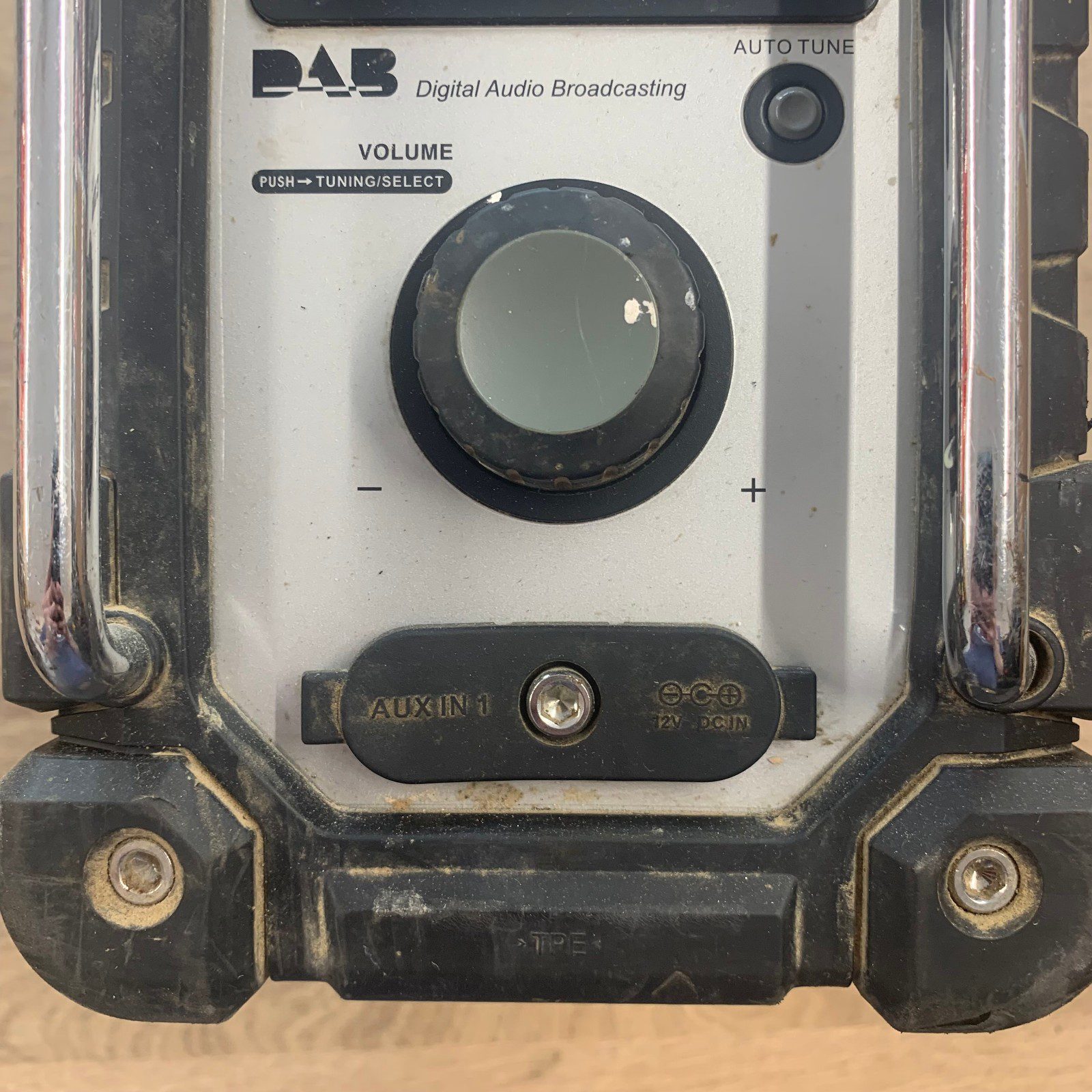 Makita BMR104 7.2-18V DAB FM Job Site Radio Spares or Repairs - Image 12