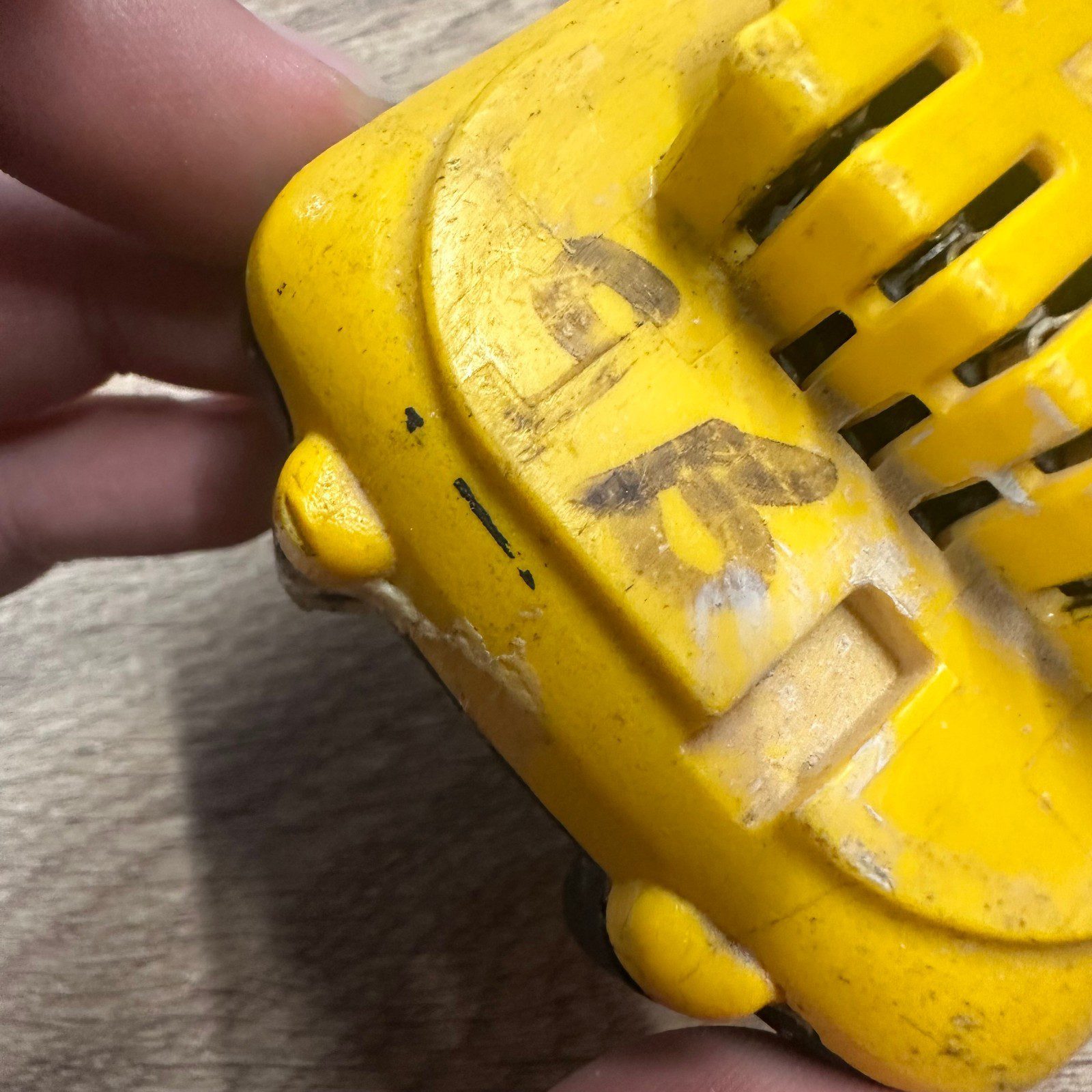 DeWalt DCB183 18V XR Li-Ion 2.0Ah Battery Pack Spares or Repairs - Image 7