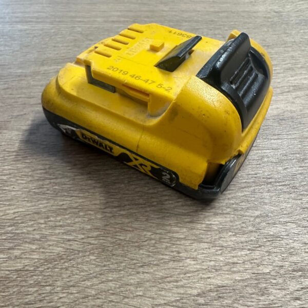 DeWalt DCB183 18V XR Li-Ion 2.0Ah Battery Pack Spares or Repairs