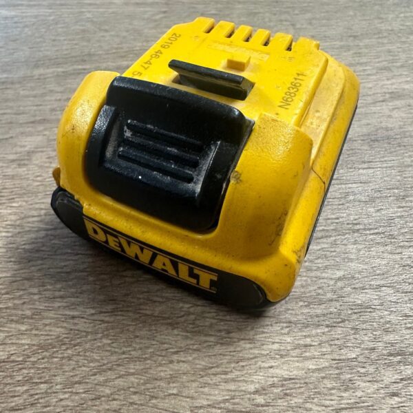 DeWalt DCB183 18V XR Li-Ion 2.0Ah Battery Pack Spares or Repairs