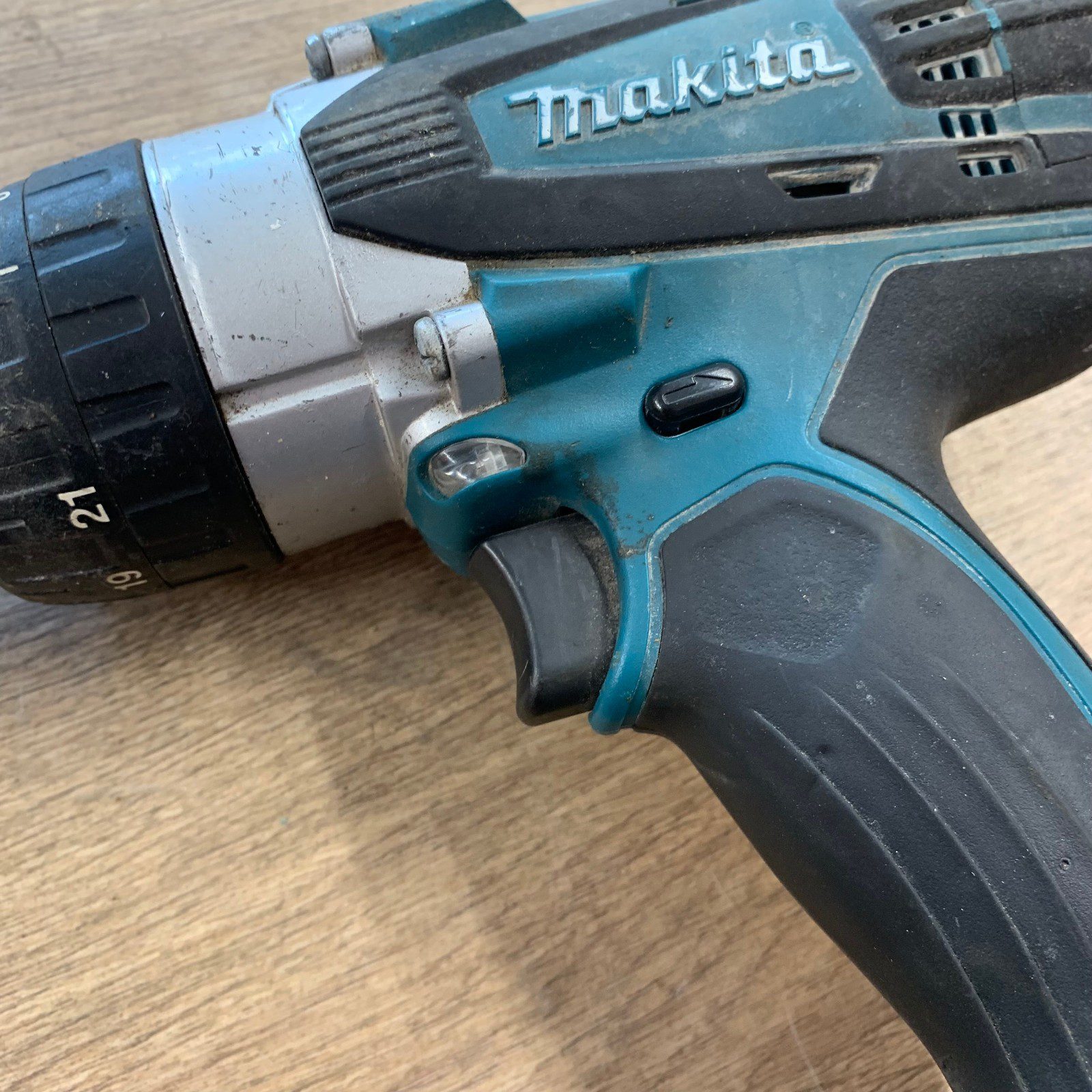 Makita DHP458 18V LXT Cordless Combi Drill Body Only Spares or Repair - Image 3