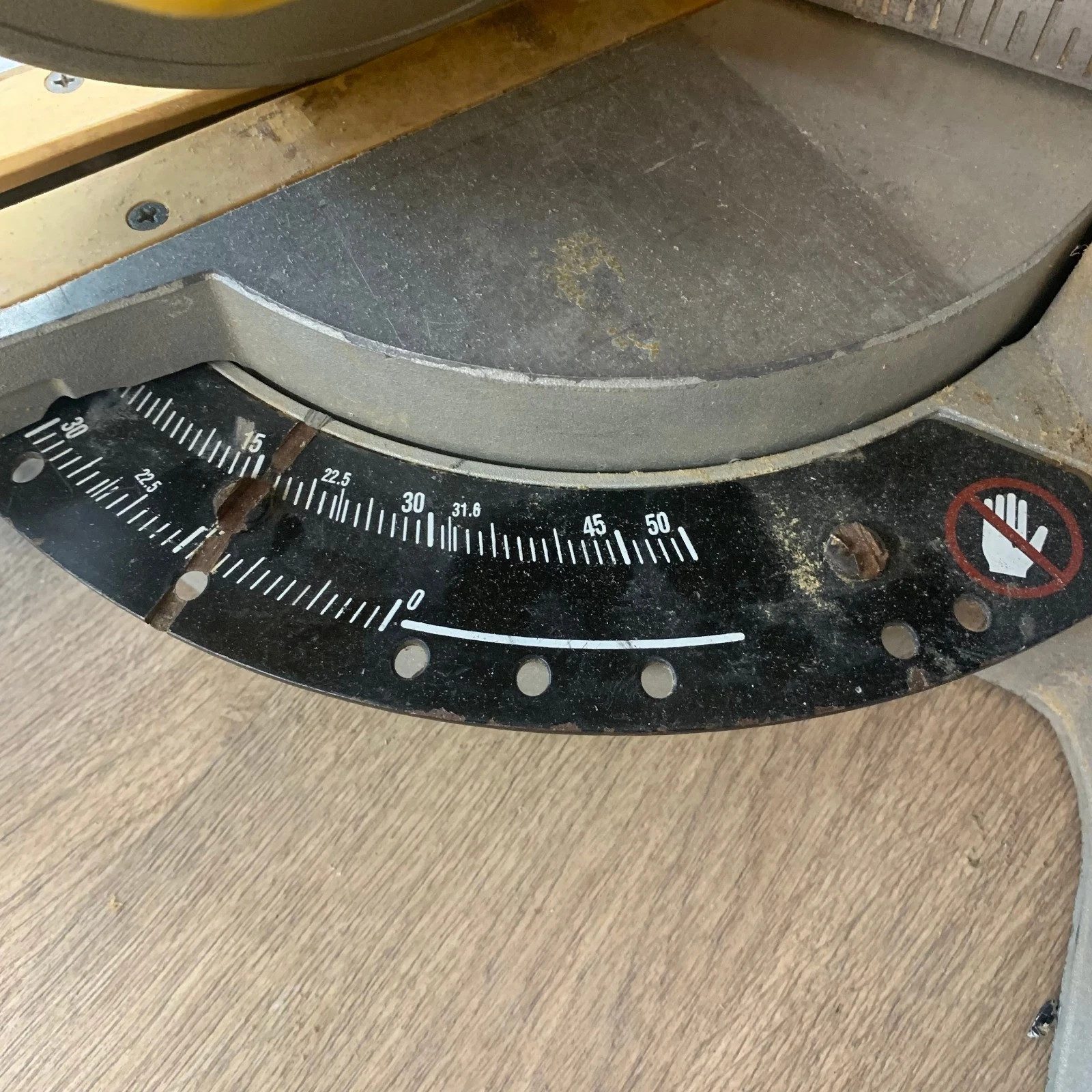 DeWalt DW777-LX 115V 216mm Mitre Saw With Blade Repair Spares - Image 7