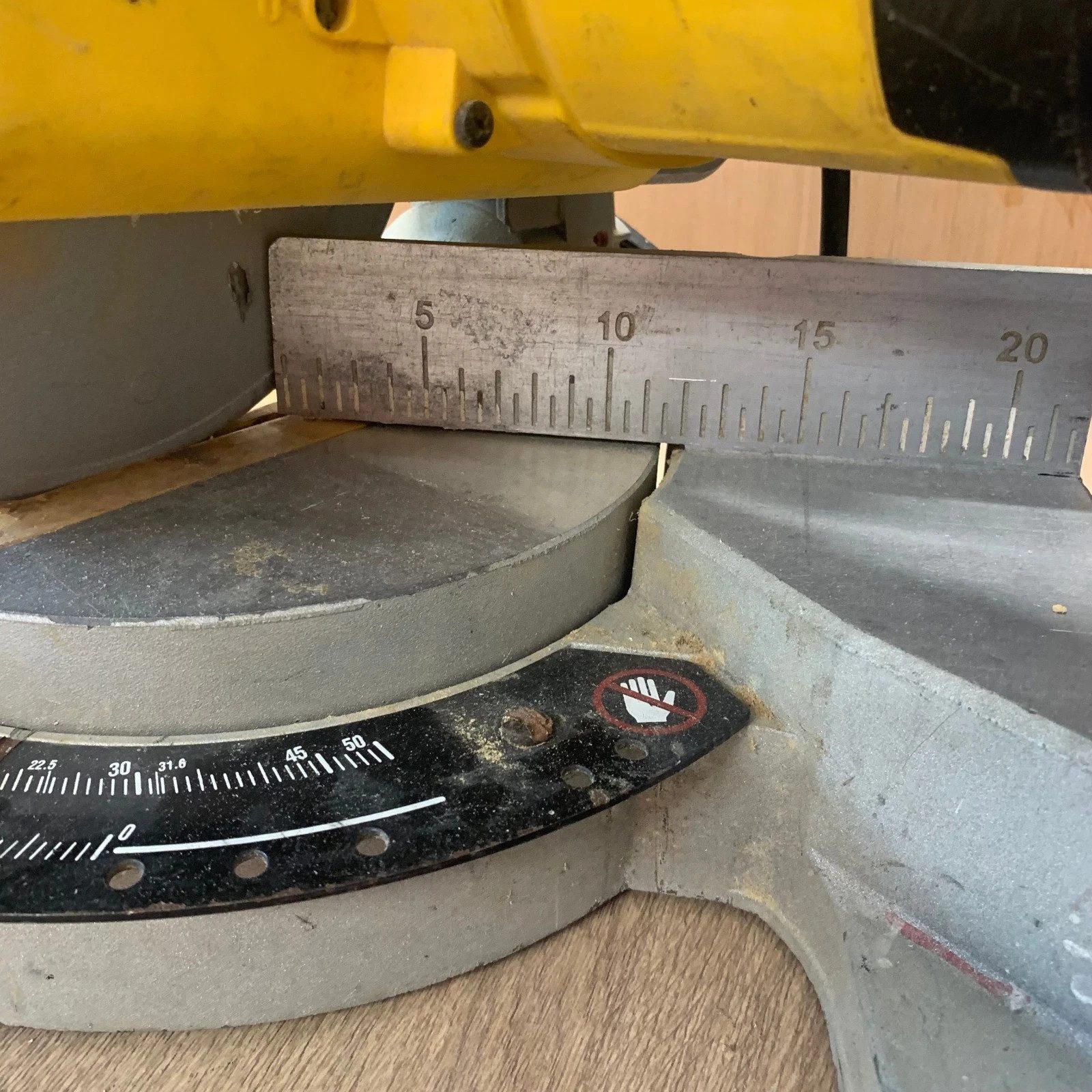 DeWalt DW777-LX 115V 216mm Mitre Saw With Blade Repair Spares - Image 8