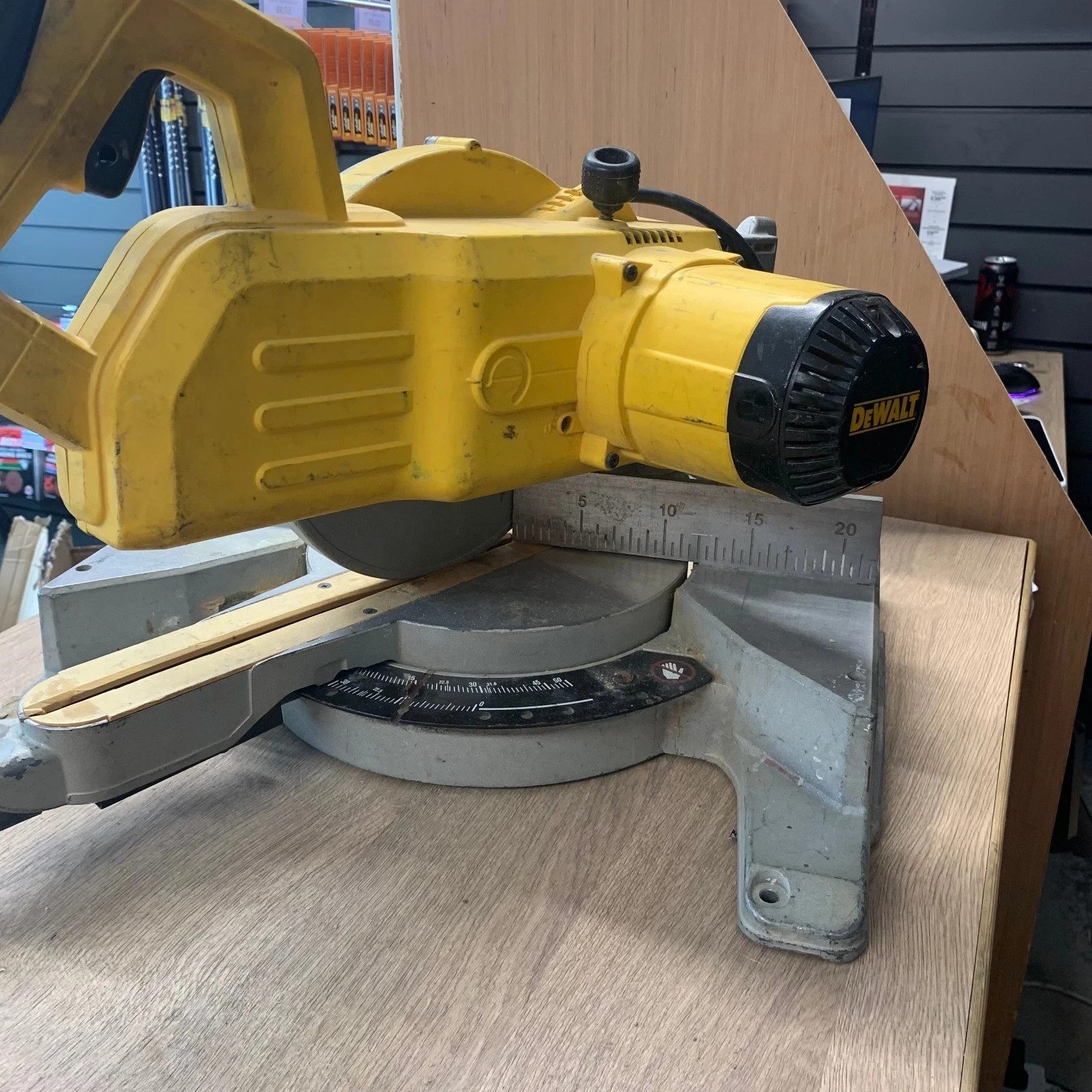 DeWalt DW777-LX 115V 216mm Mitre Saw With Blade Repair Spares - Image 9