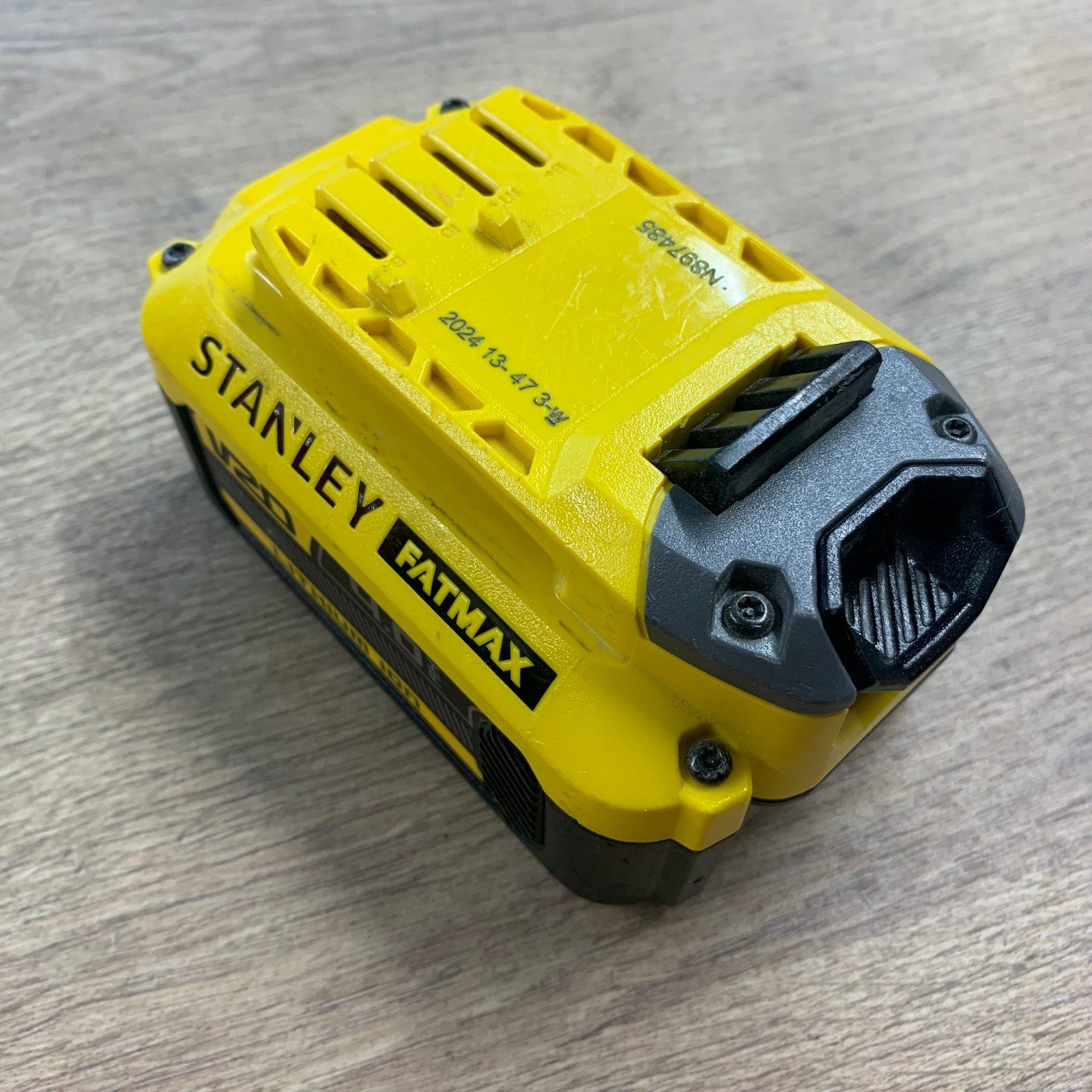 Stanley FatMax SFMCB204 V20 18V 4.0Ah Li-Ion Battery Refurbished - Image 2