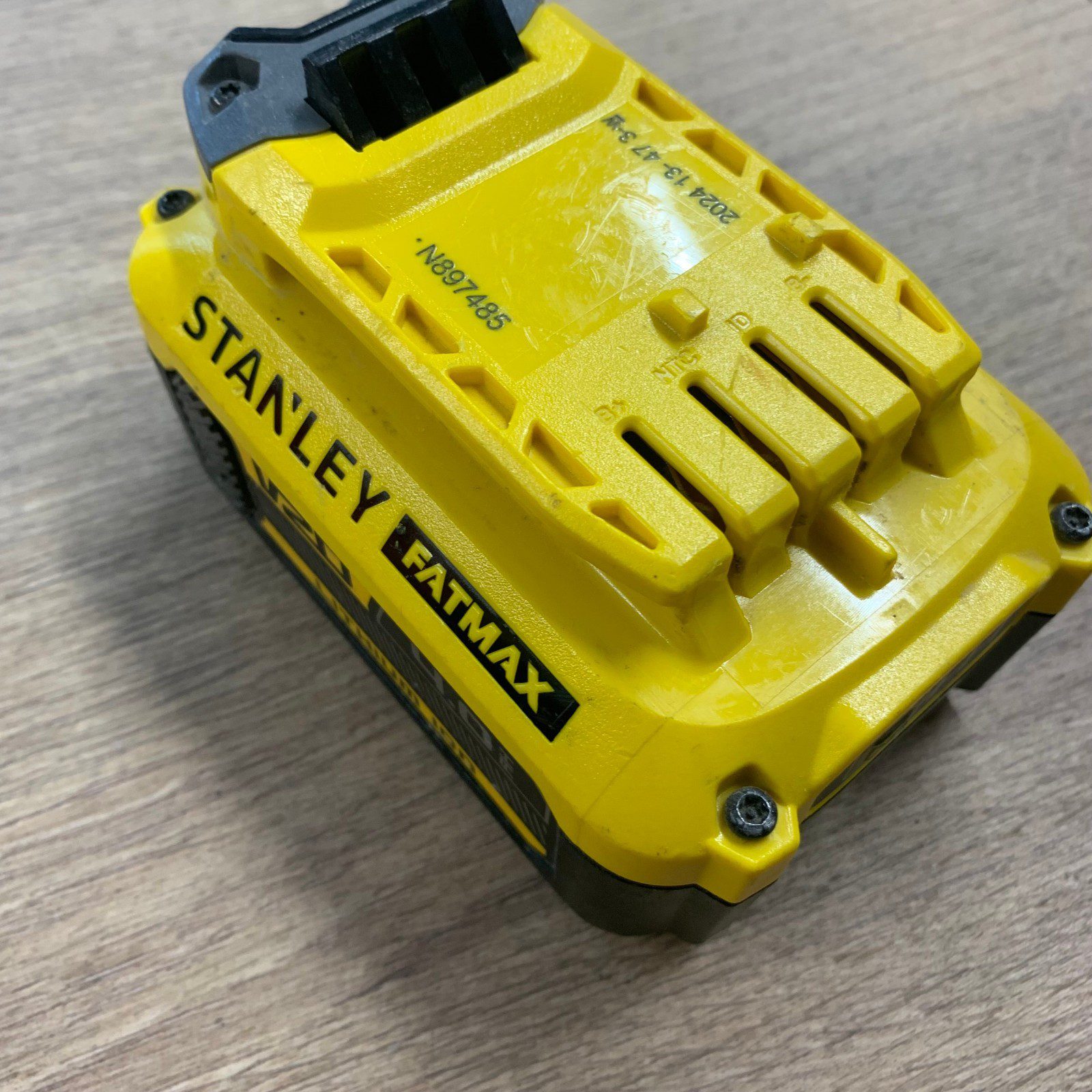 Stanley FatMax SFMCB204 V20 18V 4.0Ah Li-Ion Battery Refurbished - Image 12