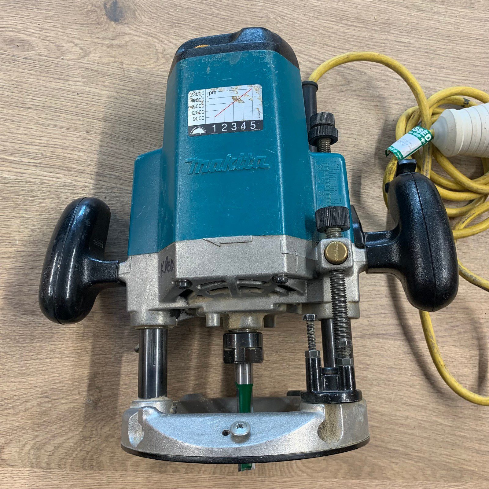 Makita 3612C 110V 1/2in Plunge Router 1850W Variable Speed Refurbished - Image 4