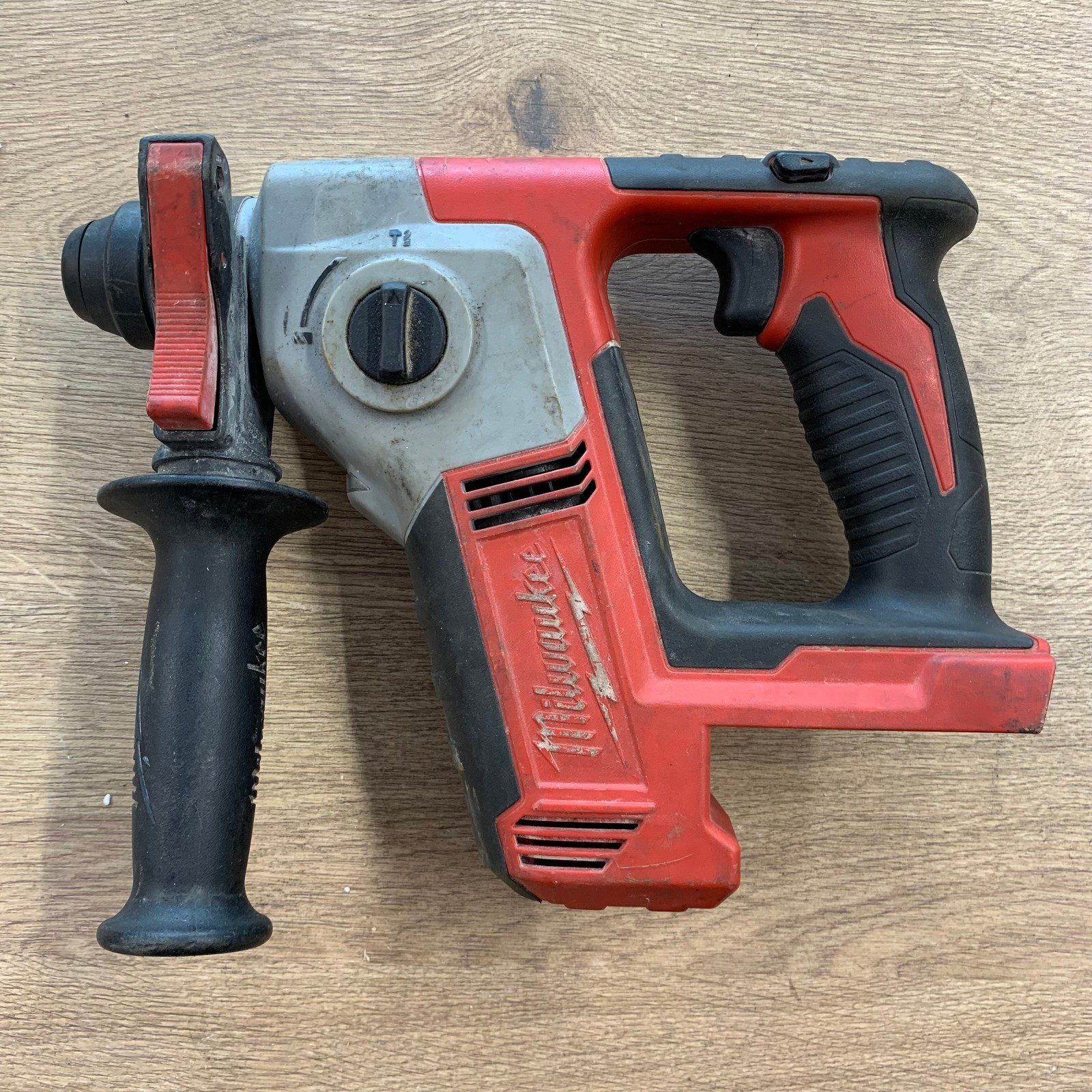 Milwaukee M18 BH 18V SDS Plus Rotary Hammer Drill Body Only Used - Image 1