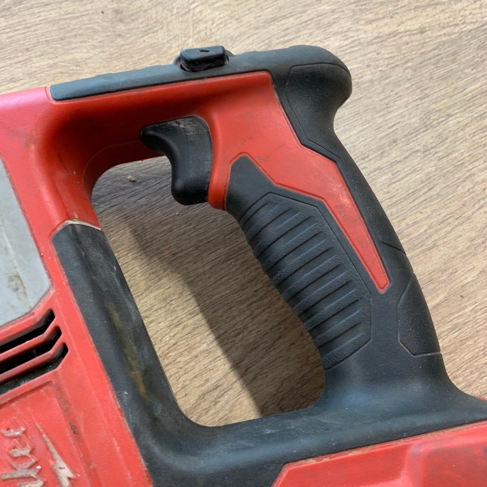 Milwaukee M18 BH 18V SDS Plus Rotary Hammer Drill Body Only Used - Image 4