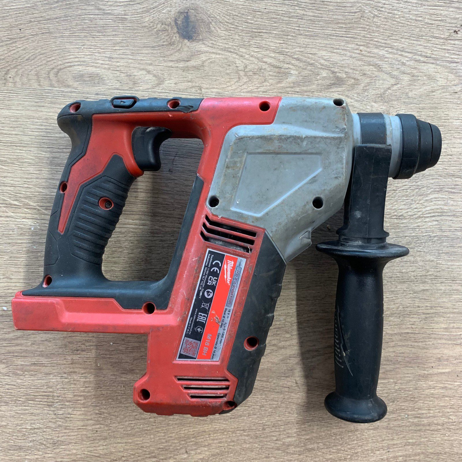 Milwaukee M18 BH 18V SDS Plus Rotary Hammer Drill Body Only Used - Image 9