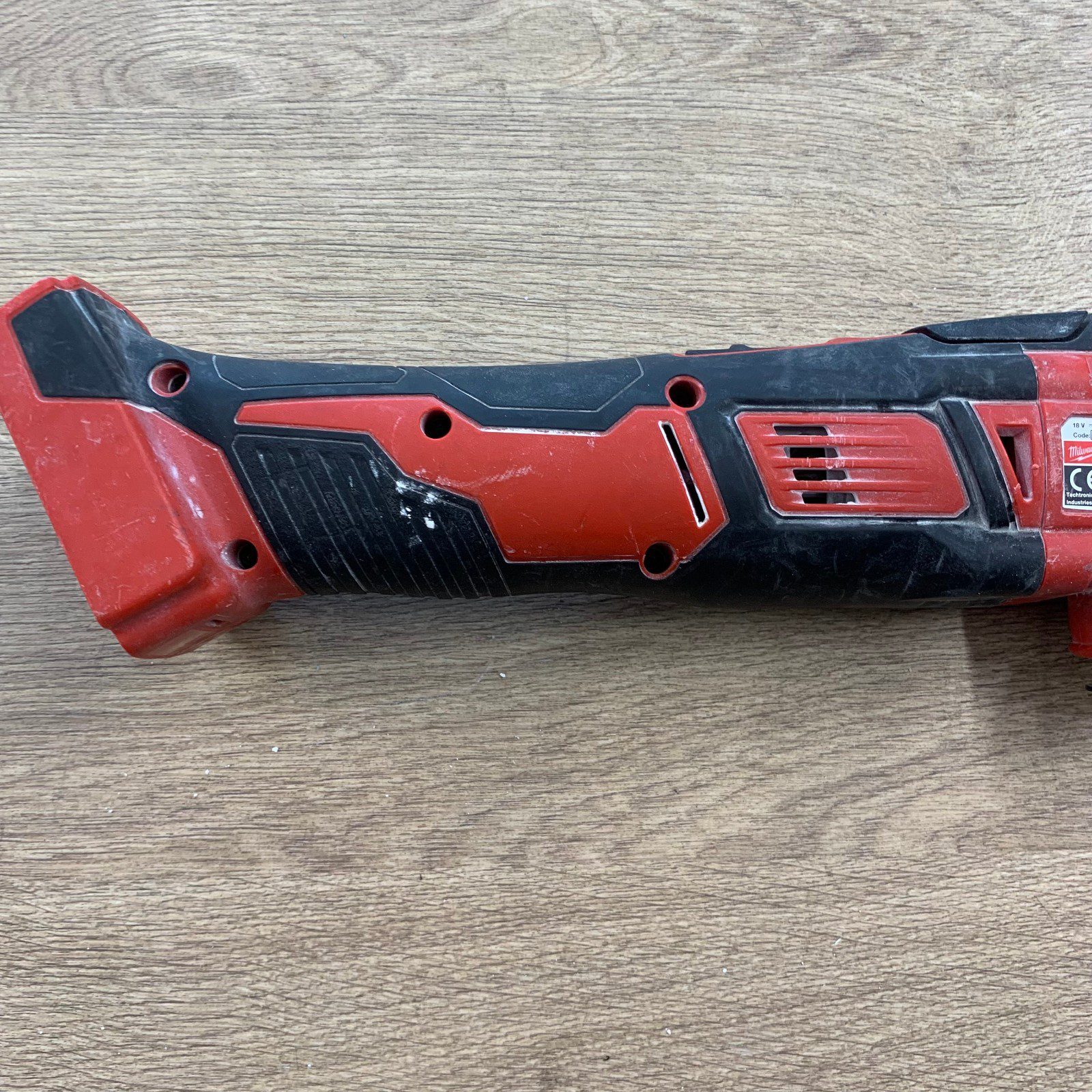 Milwaukee M18 BMT 18V Cordless Oscillating Multi Tool Body Only - Image 2