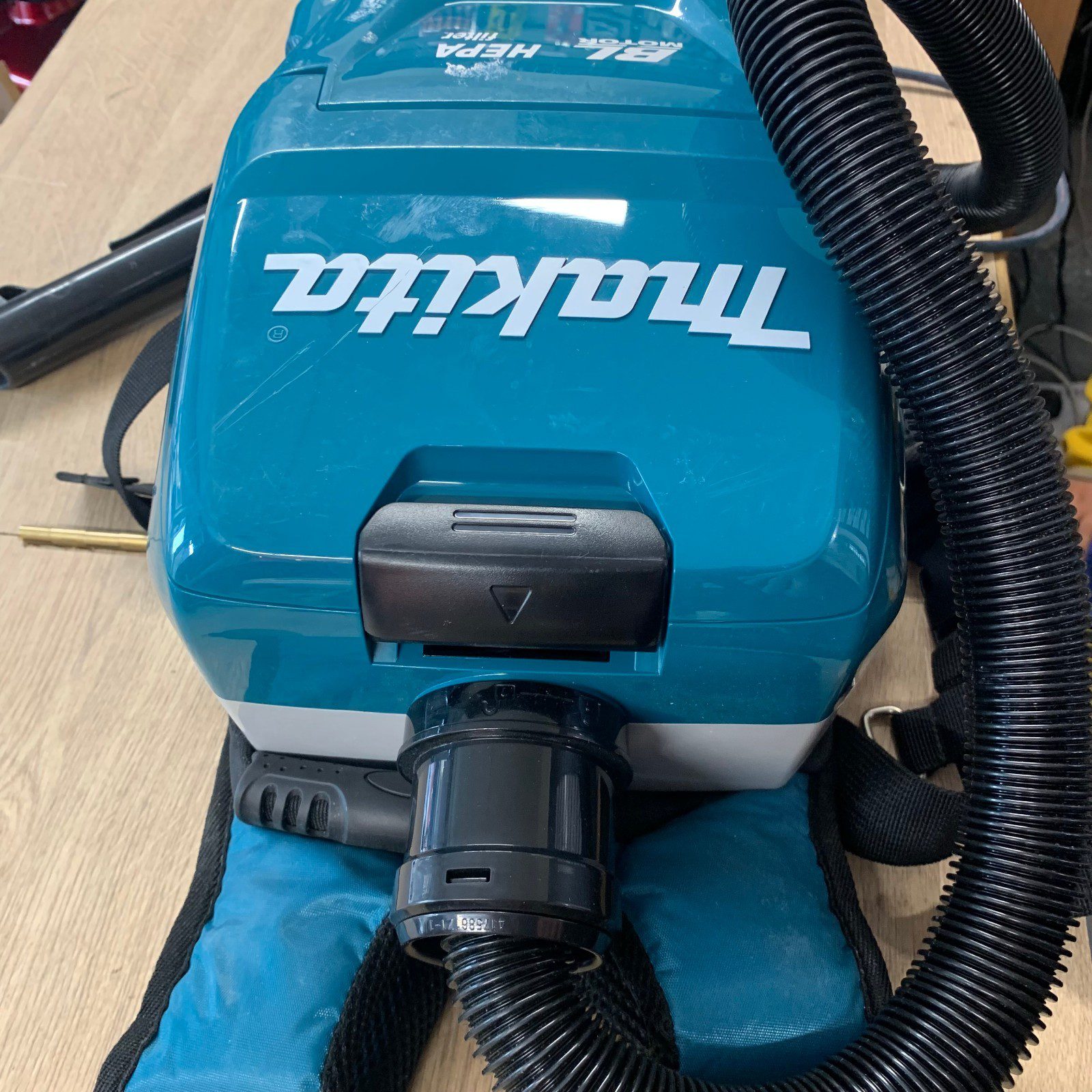 Makita DVC261 36V 18V x 2 LXT Brushless Backpack Vacuum Cleaner Very Good Refurb - Image 12