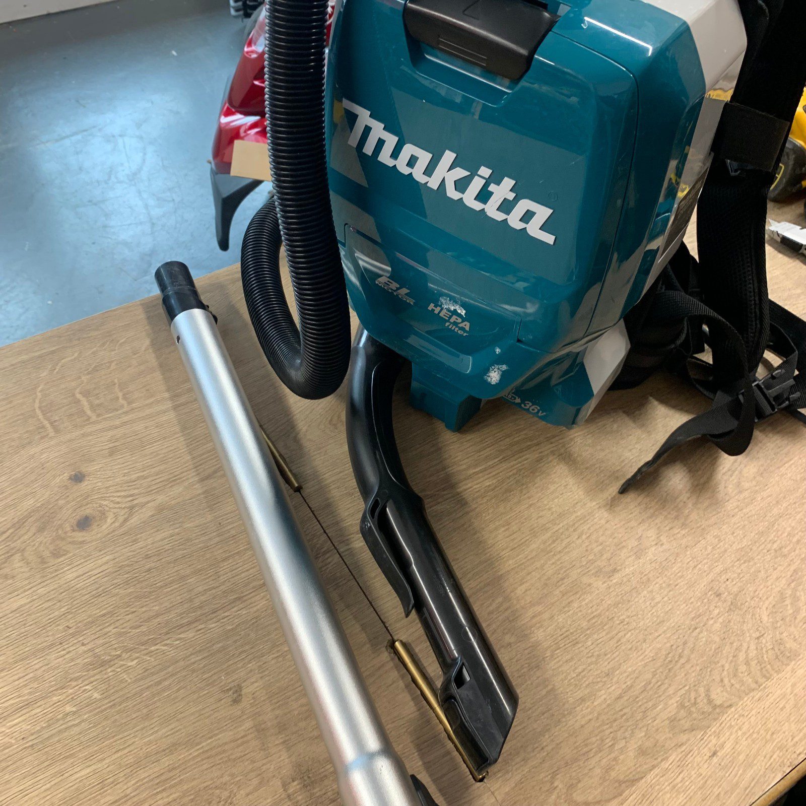 Makita DVC261 36V 18V x 2 LXT Brushless Backpack Vacuum Cleaner Very Good Refurb - Image 13