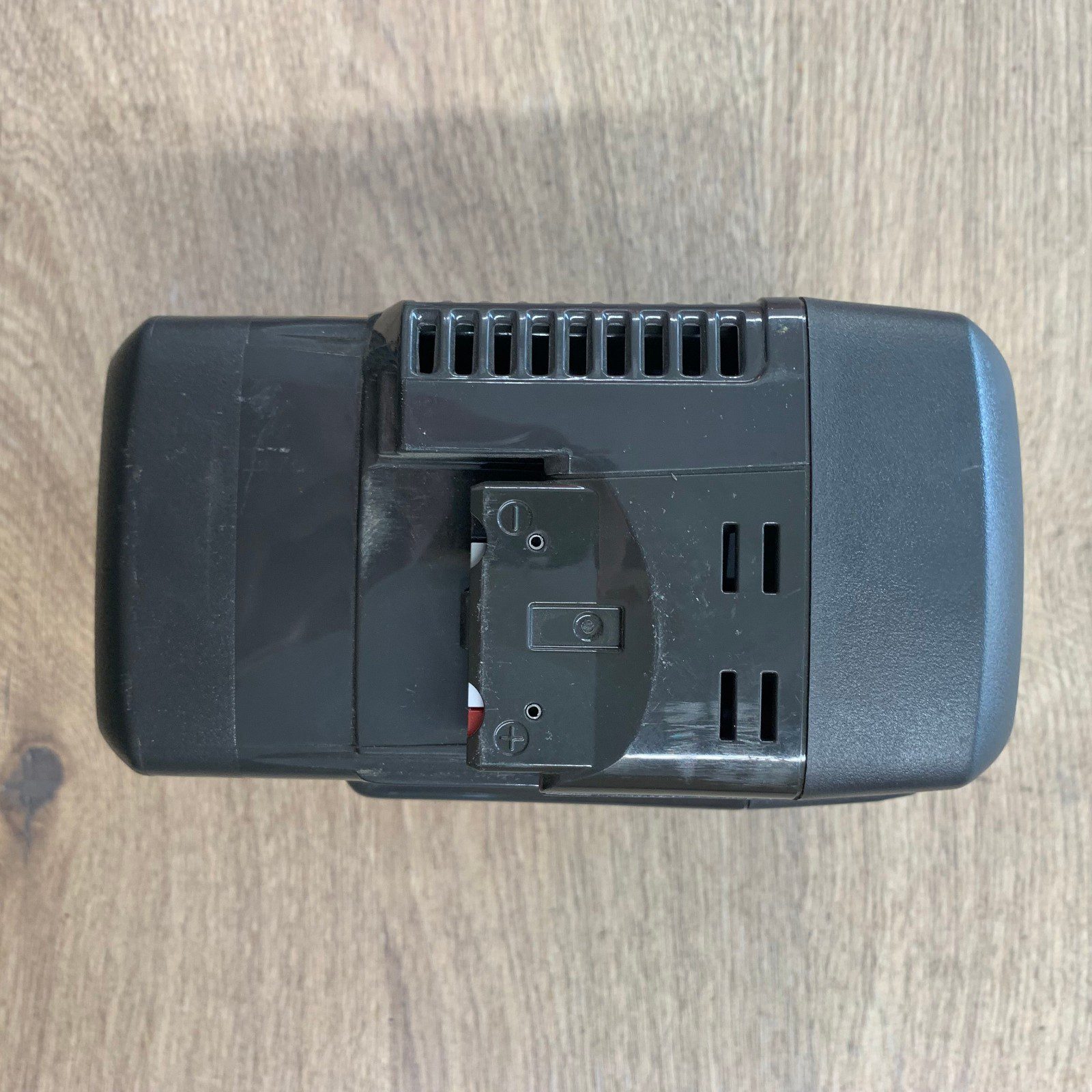 Husqvarna BLi300 36V 9.36Ah 336.96Wh Li-Ion Battery Pack Very Good Refurbished - Image 9