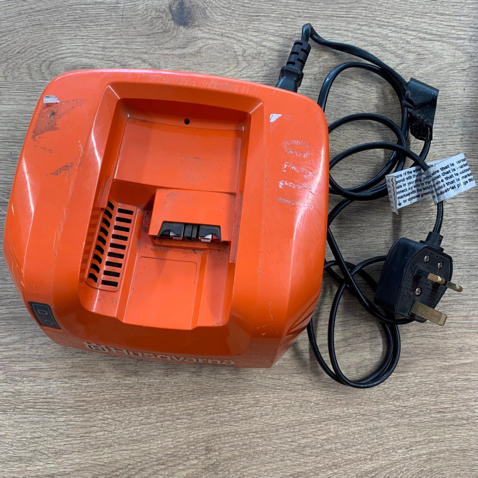 Husqvarna QC330 100V-240V 42V 8A Li-Ion Battery Charger With Cable Excellent - Image 2